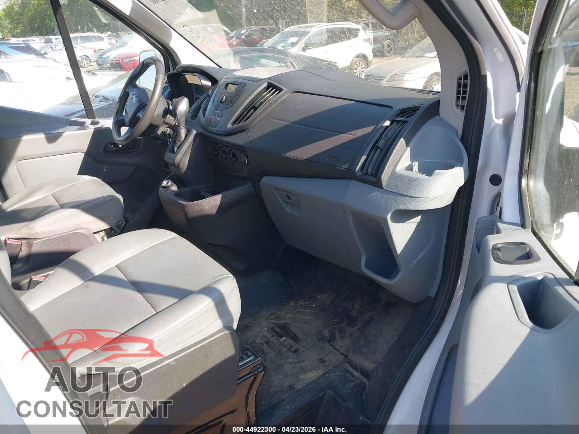 FORD TRANSIT-150 2019 - 1FTYE1ZM4KKB15403