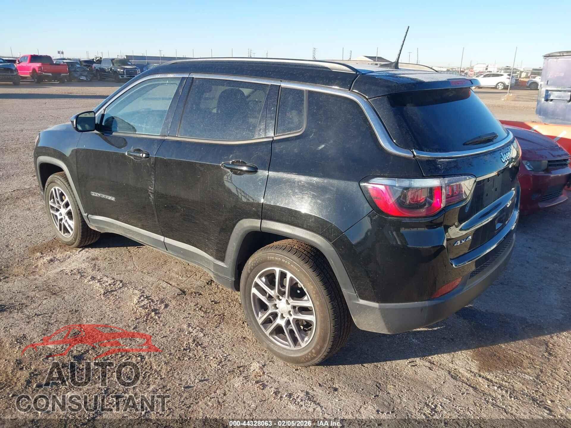 JEEP COMPASS 2018 - 3C4NJDBB4JT201316