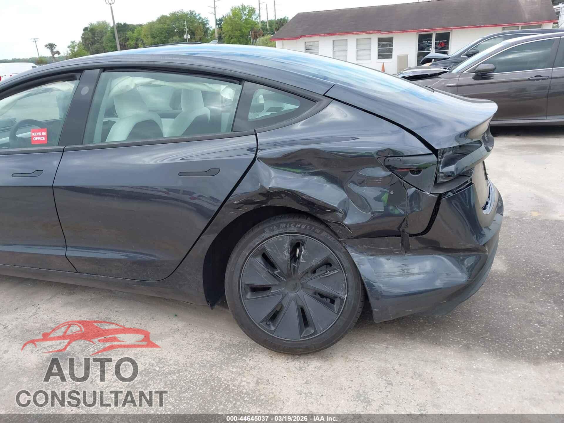 TESLA MODEL 3 2026 - 5YJ3E1EA2TF123102