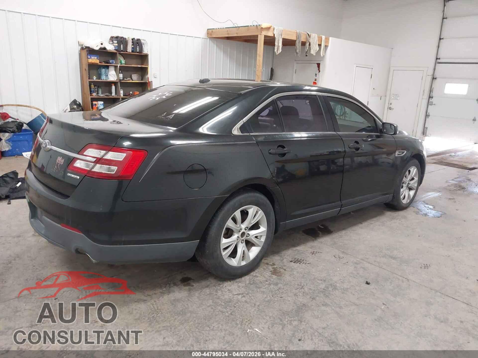 FORD TAURUS 2015 - 1FAHP2D89FG132187