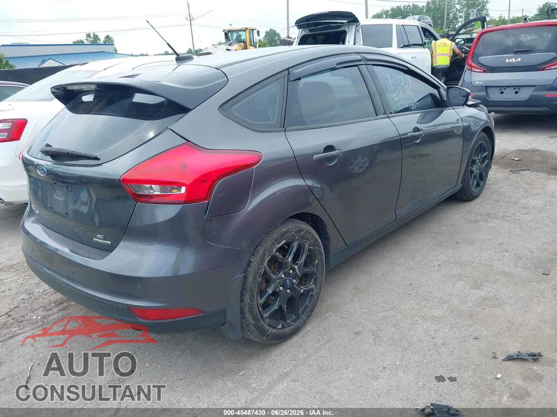 FORD FOCUS 2016 - 1FADP3K28GL287003
