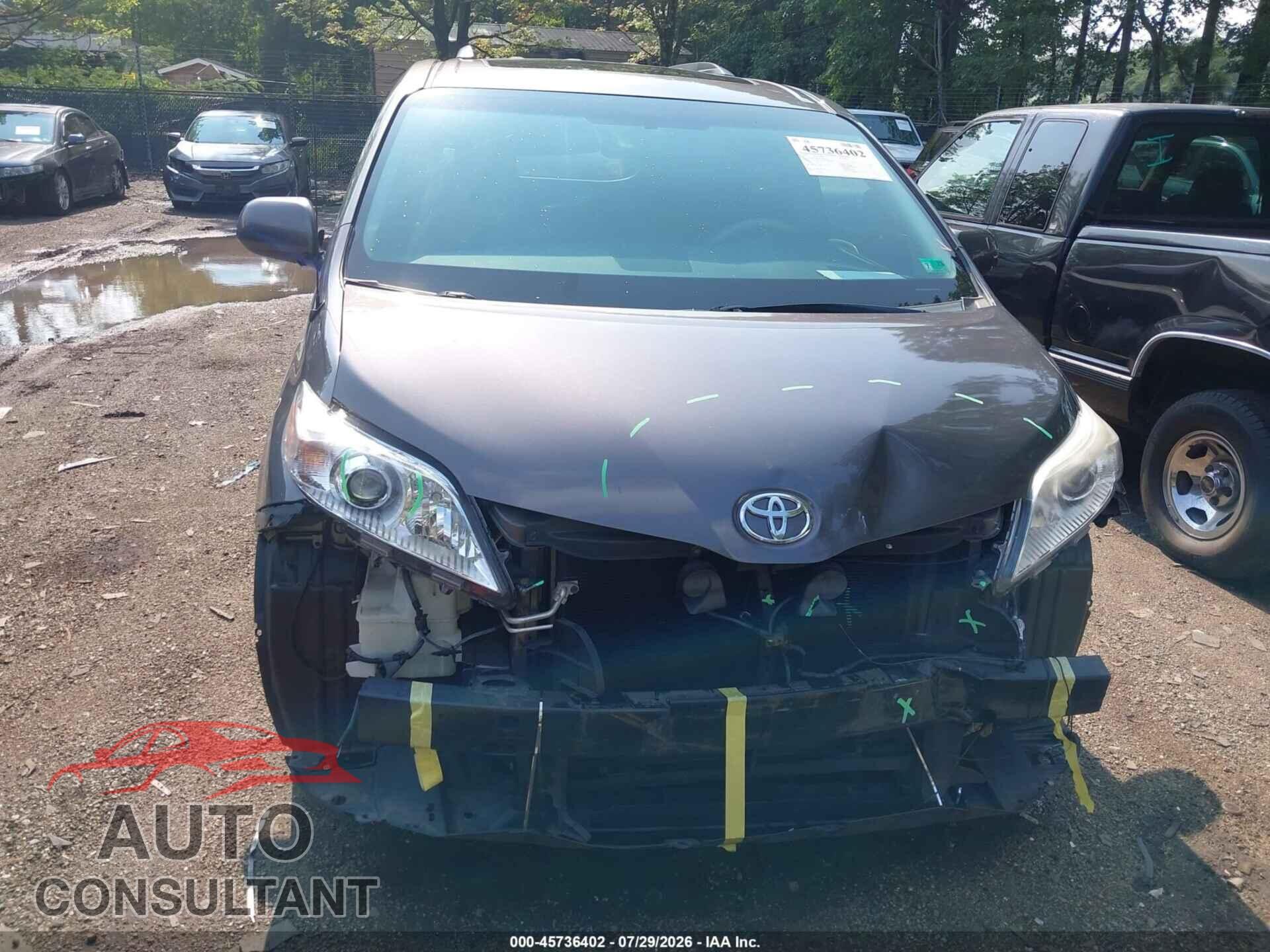 TOYOTA SIENNA 2014 - 5TDYK3DC3ES433884