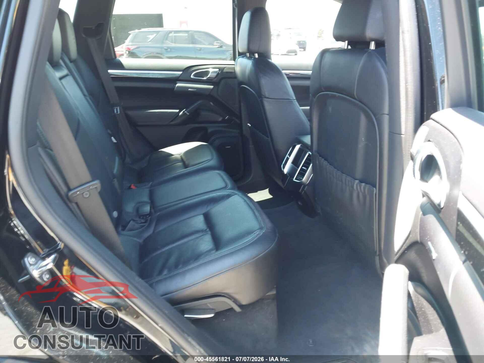 PORSCHE CAYENNE 2017 - WP1AA2A20HKA80606