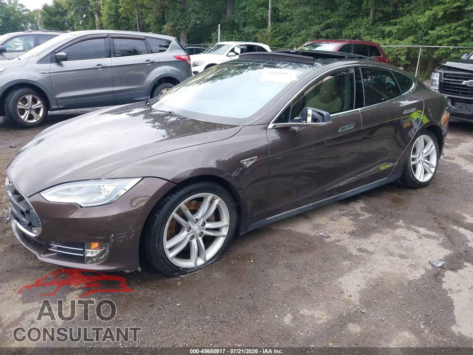 TESLA MODEL S 2013 - 5YJSA1CP8DFP09903