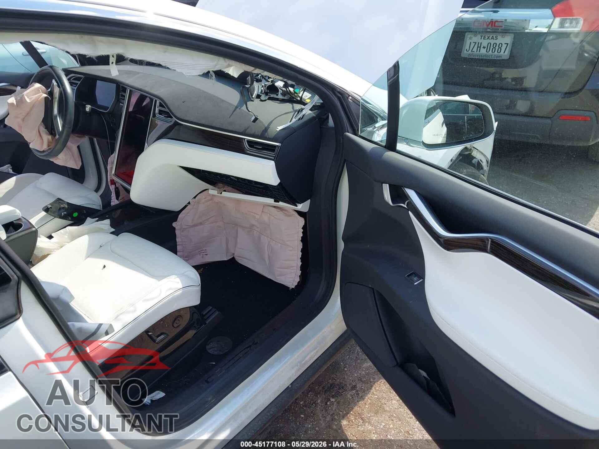 TESLA MODEL X 2016 - 5YJXCAE27GF003060
