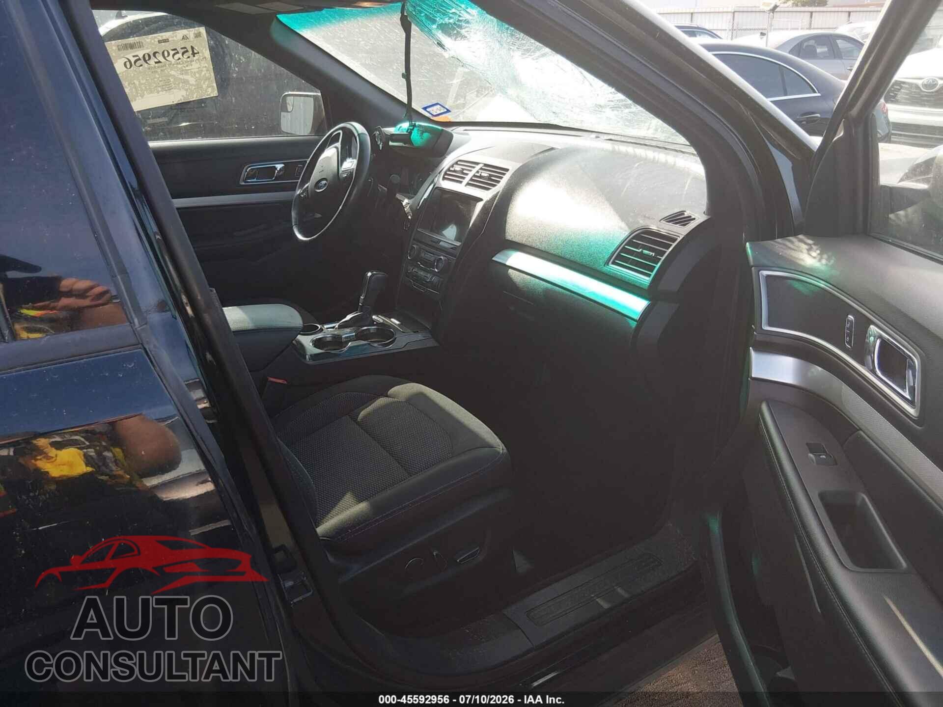 FORD EXPLORER 2017 - 1FM5K7D88HGC13172