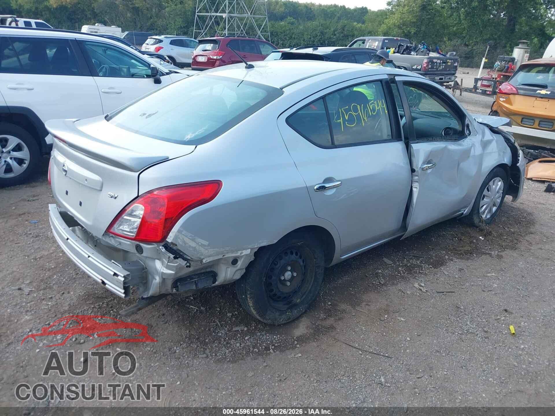 NISSAN VERSA 2019 - 3N1CN7AP3KL843069