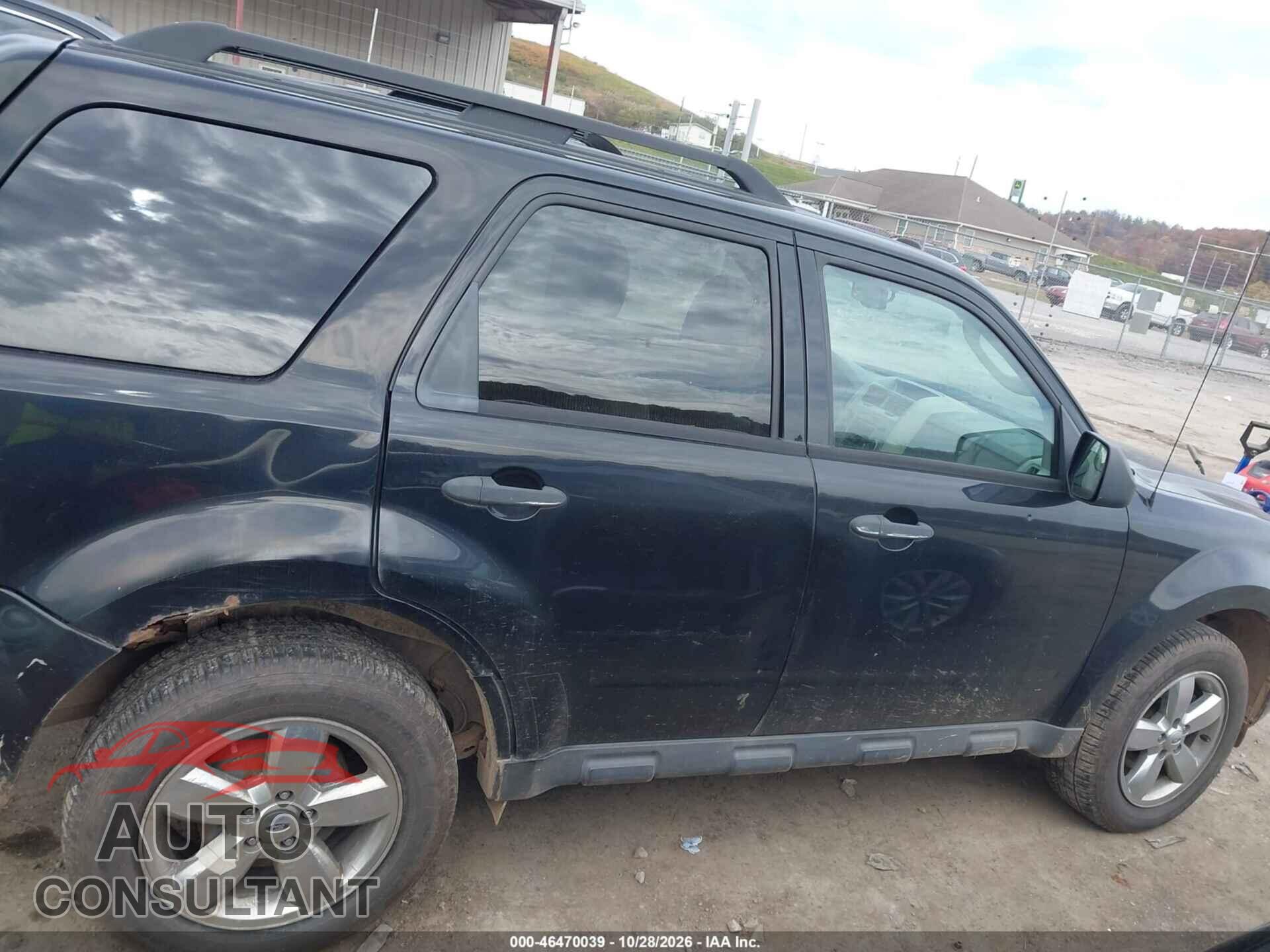 FORD ESCAPE 2010 - 1FMCU9D72AKD31435
