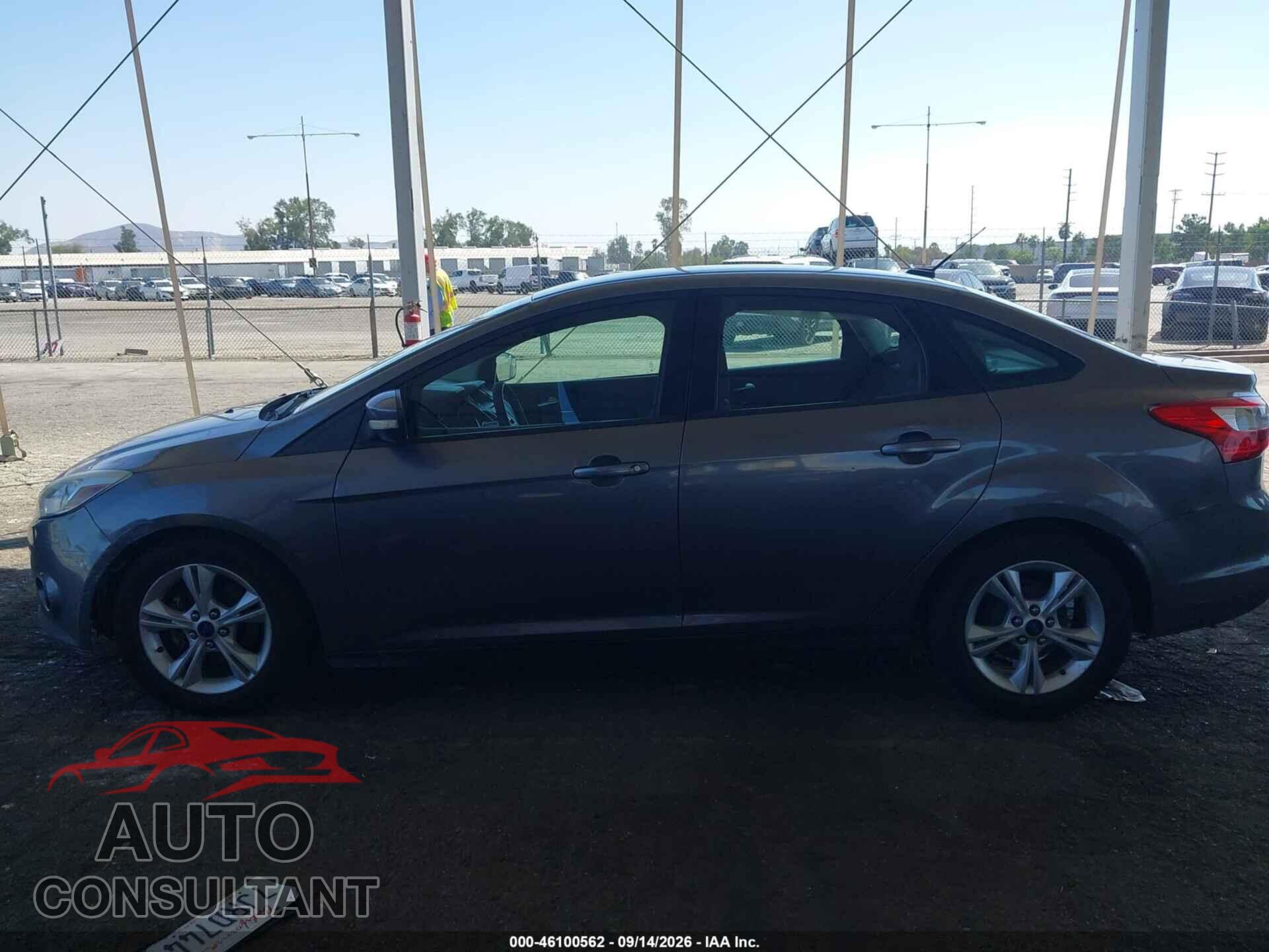 FORD FOCUS 2014 - 1FADP3F27EL432720