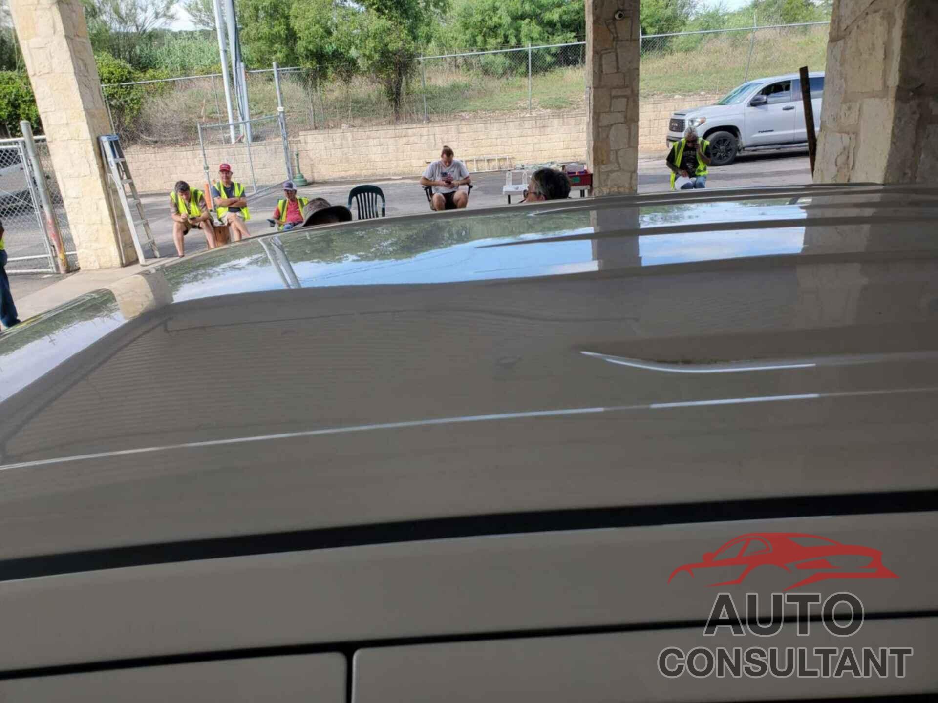 CHEVROLET SILVERADO 1500 2019 - 3GCUYAEF5KG216521
