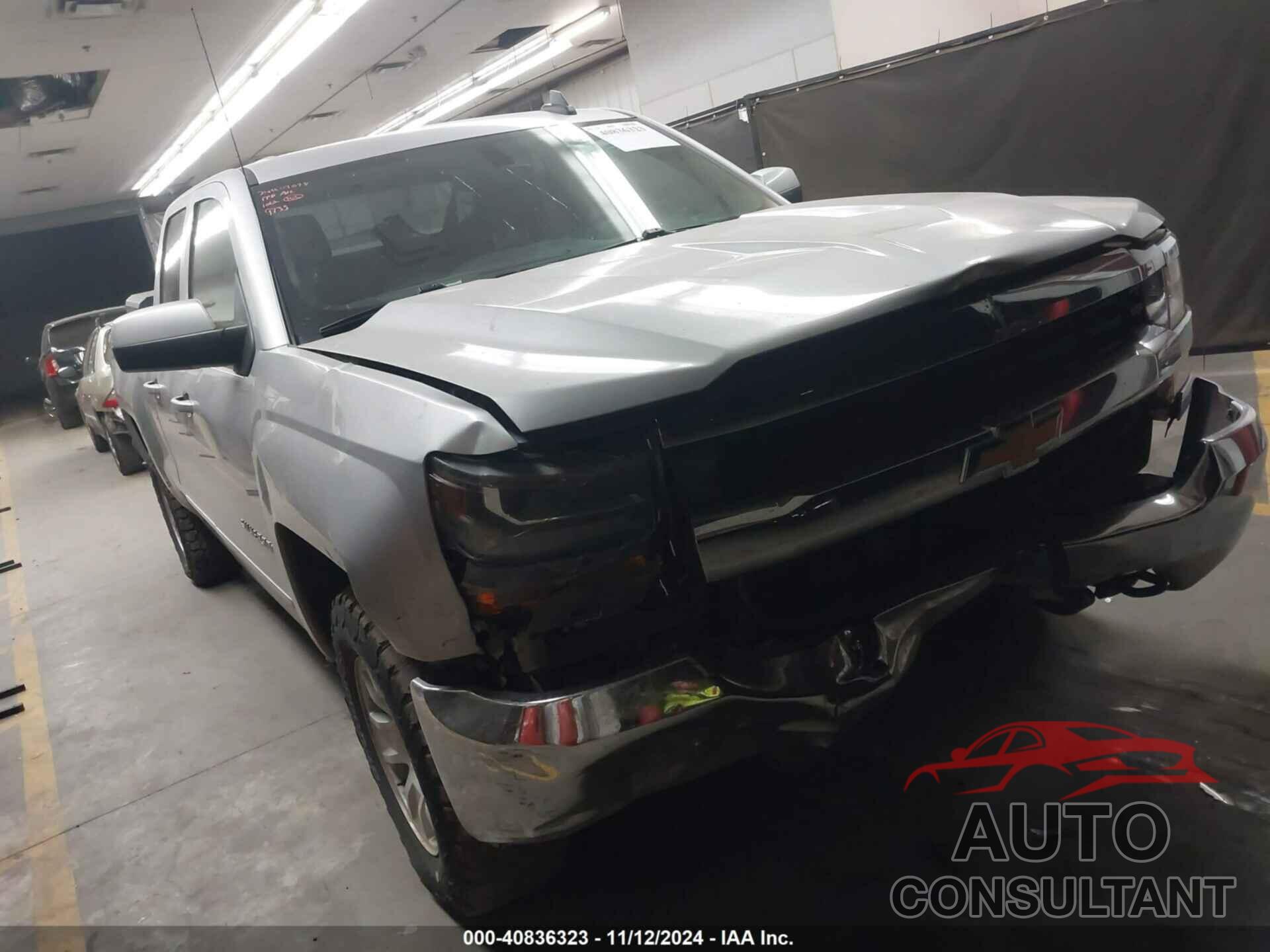 CHEVROLET SILVERADO 1500 2018 - 1GCVKREH2JZ259735