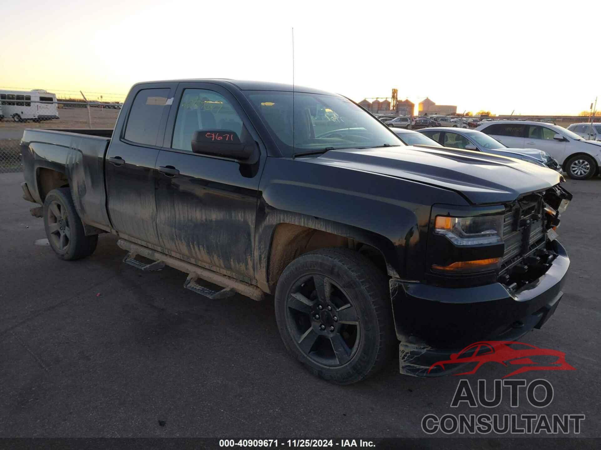 CHEVROLET SILVERADO 1500 2018 - 1GCVKNEC5JZ253876