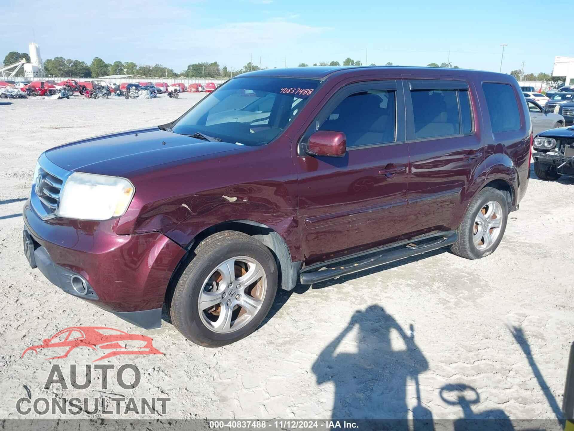 HONDA PILOT 2015 - 5FNYF3H43FB008615