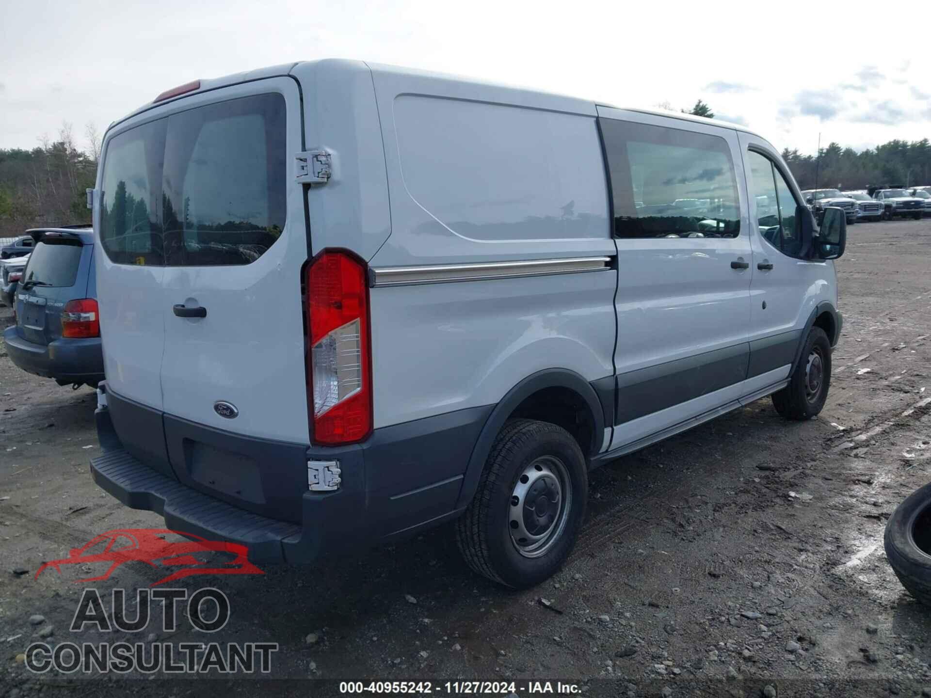 FORD TRANSIT-250 2015 - 1FTYR1YM6FKA61310