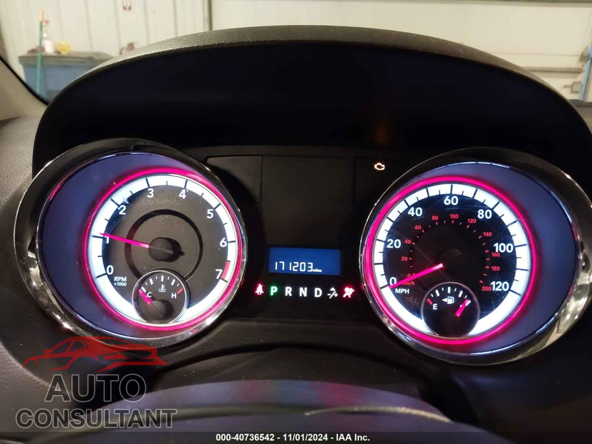 DODGE GRAND CARAVAN 2011 - 2D4RN3DG5BR731116