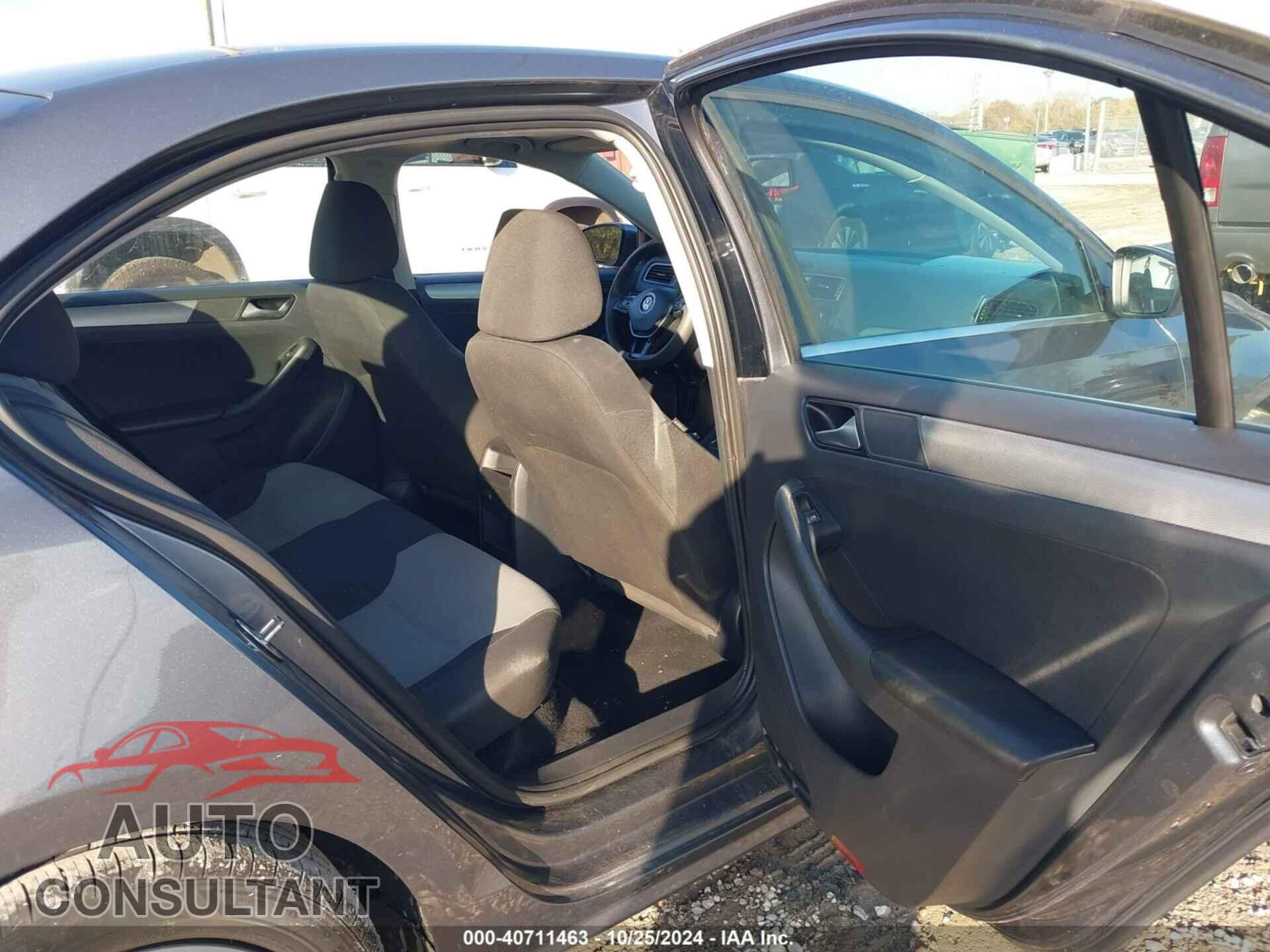 VOLKSWAGEN JETTA 2017 - 3VW2B7AJ7HM360522