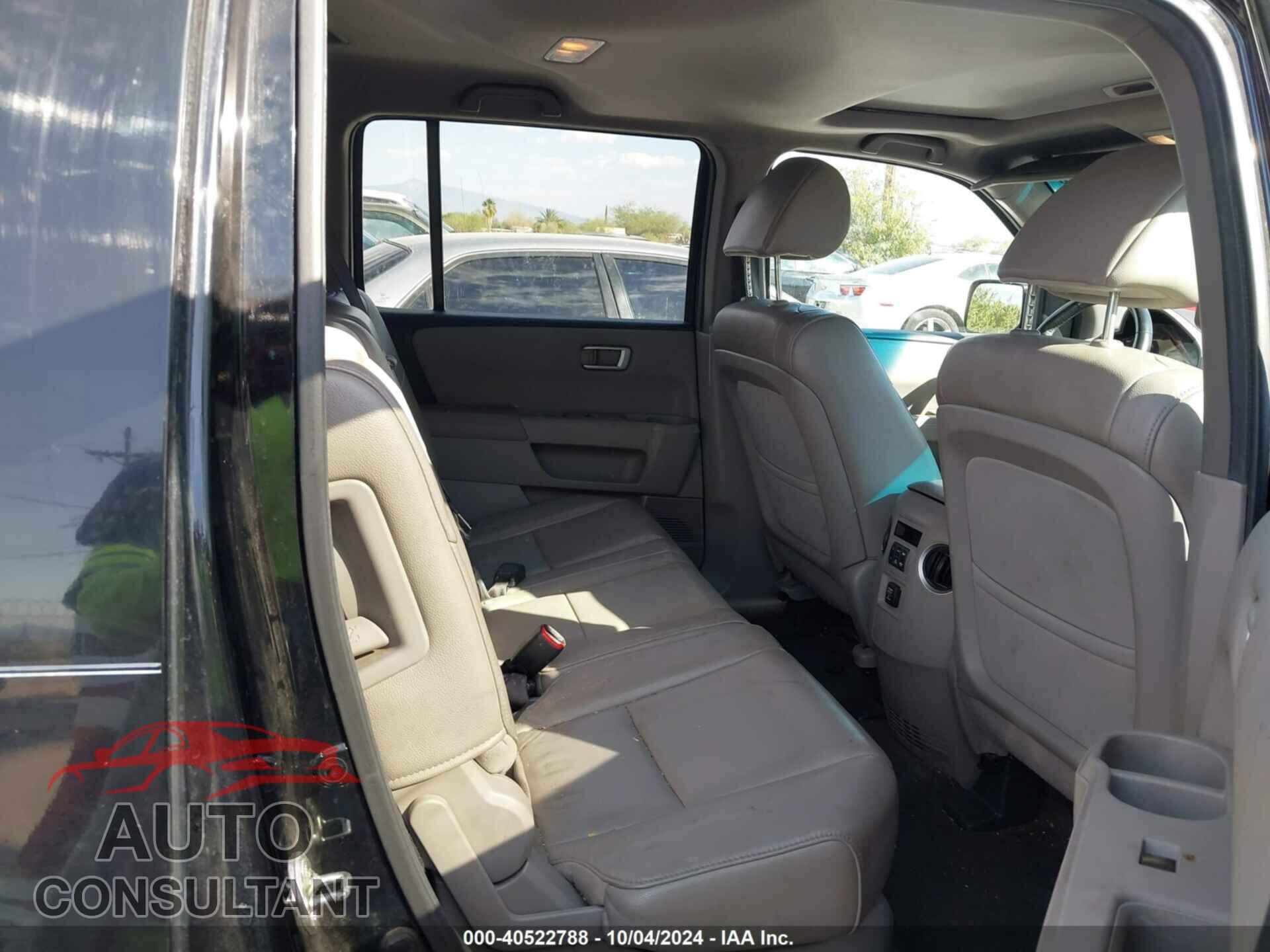 HONDA PILOT 2013 - 5FNYF3H5XDB013204