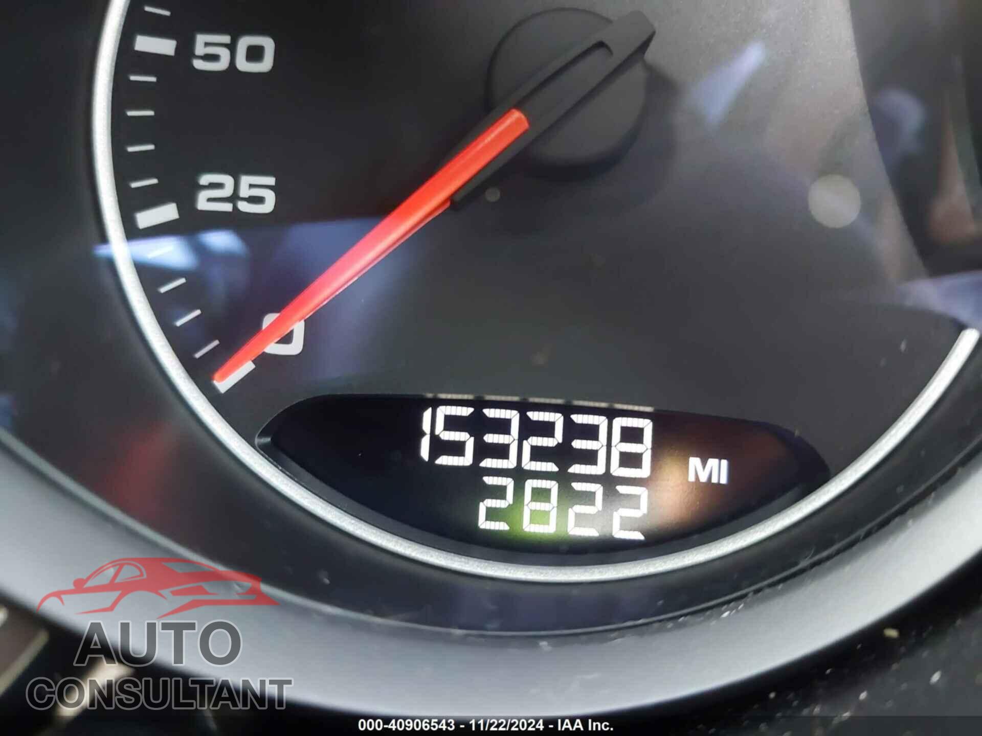 PORSCHE CAYENNE 2016 - WP1AA2A23GLA01597