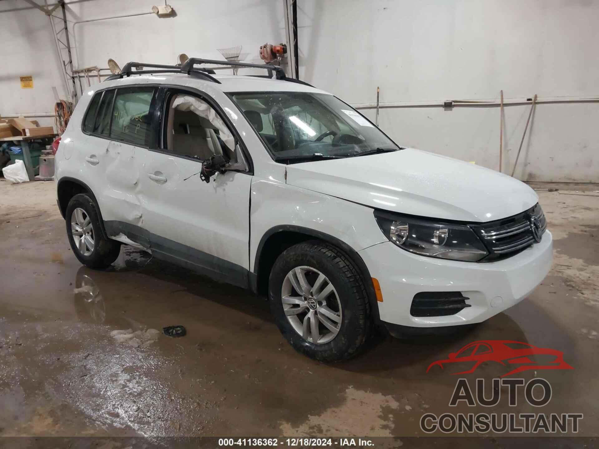 VOLKSWAGEN TIGUAN 2016 - WVGBV7AX3GW593046