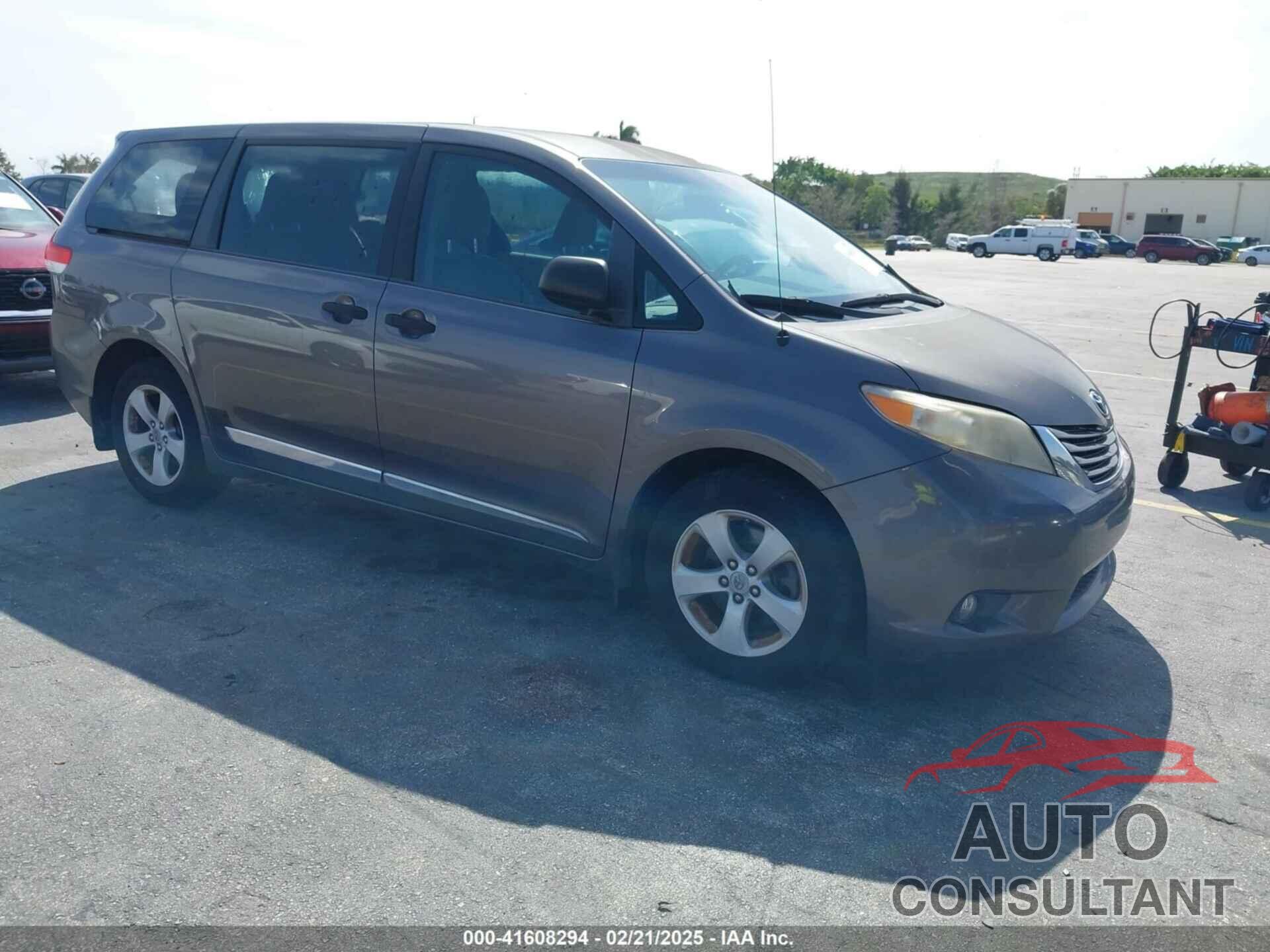 TOYOTA SIENNA 2011 - 5TDKA3DC9BS009159