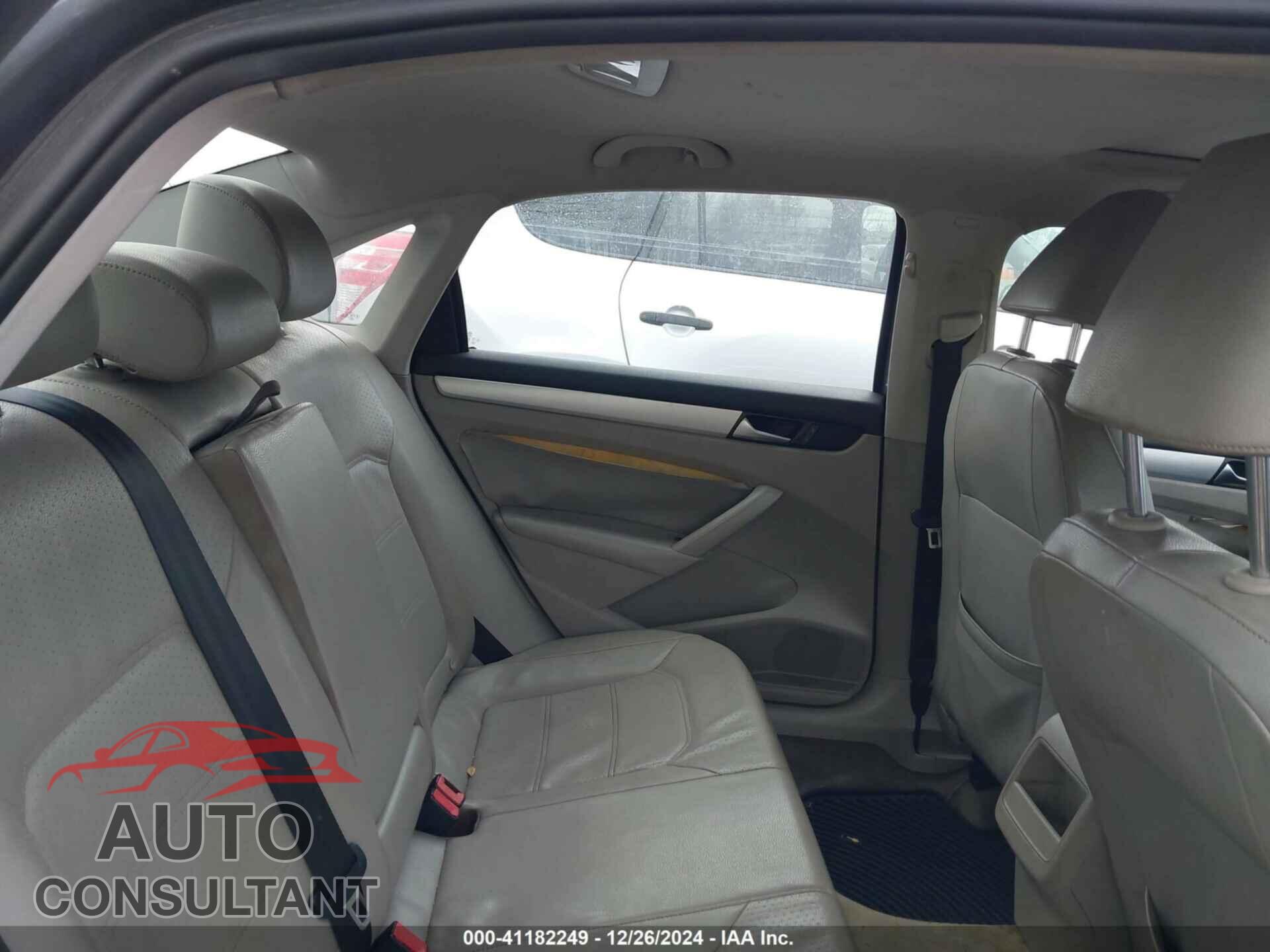 VOLKSWAGEN PASSAT 2012 - 1VWBN7A35CC106603