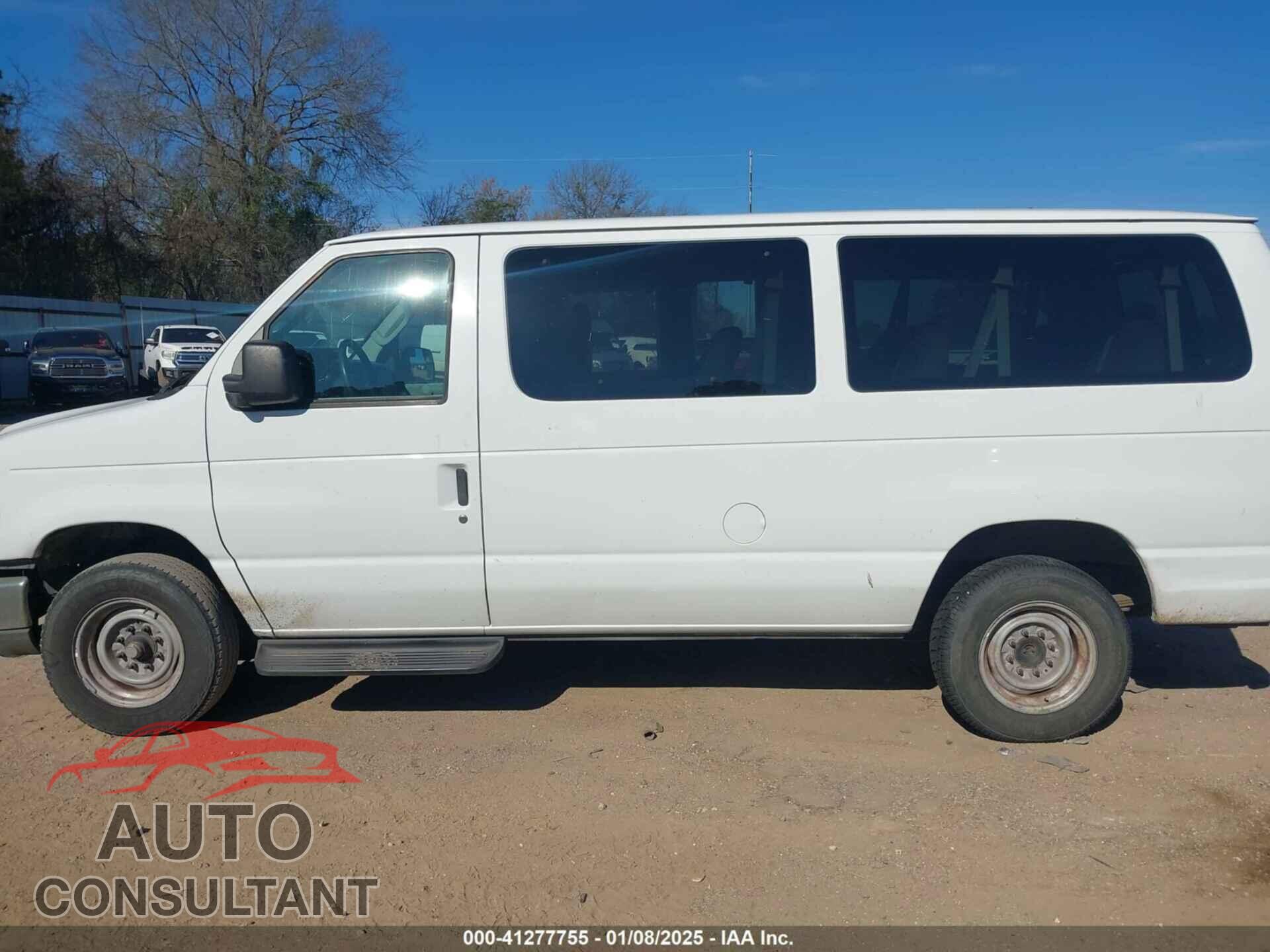 FORD E-350 SUPER DUTY 2011 - 1FBNE3BL2BDB12993