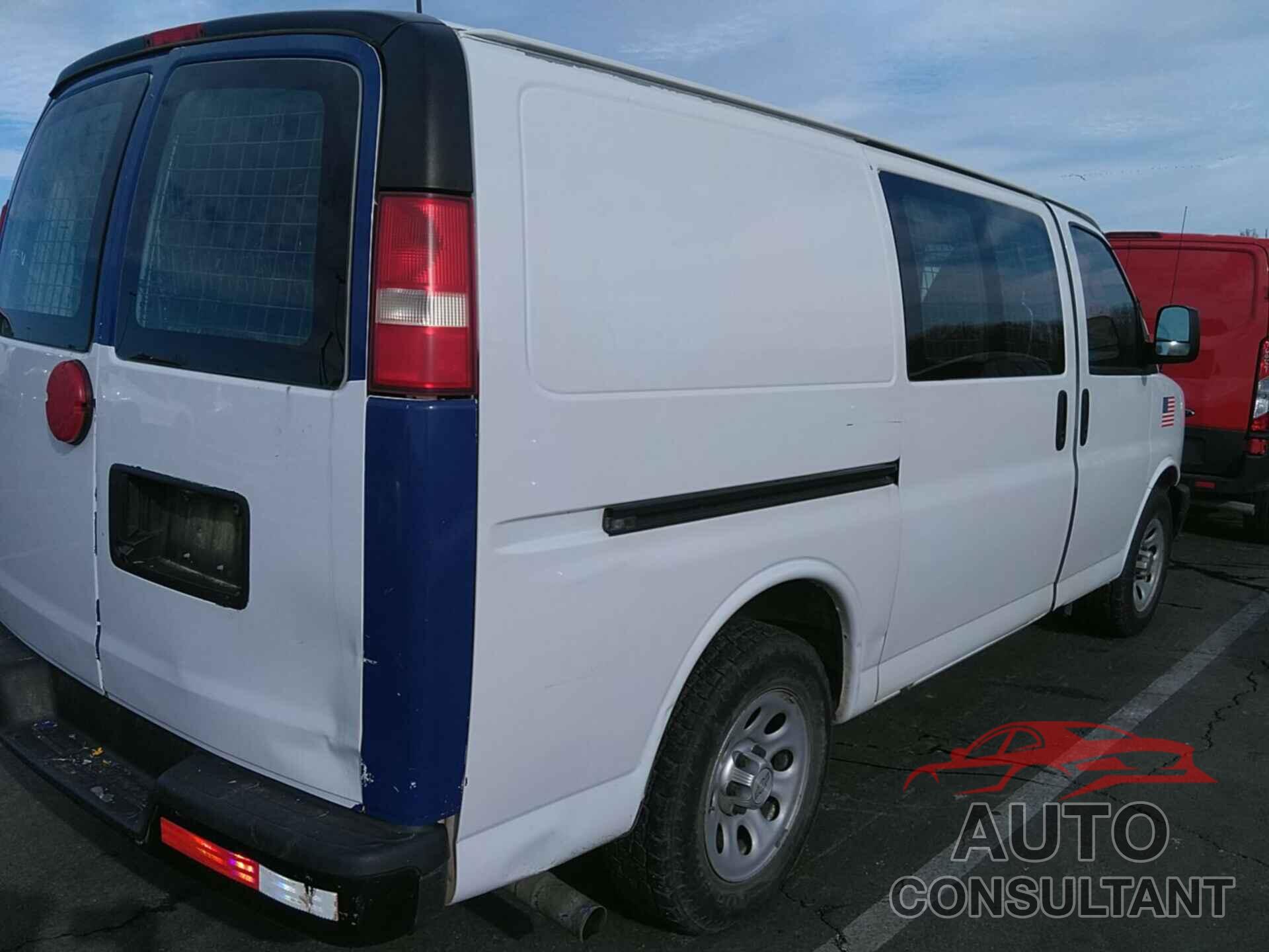 CHEVROLET EXPRESS G1500 2013 - 1GCSGAFX9D1157699