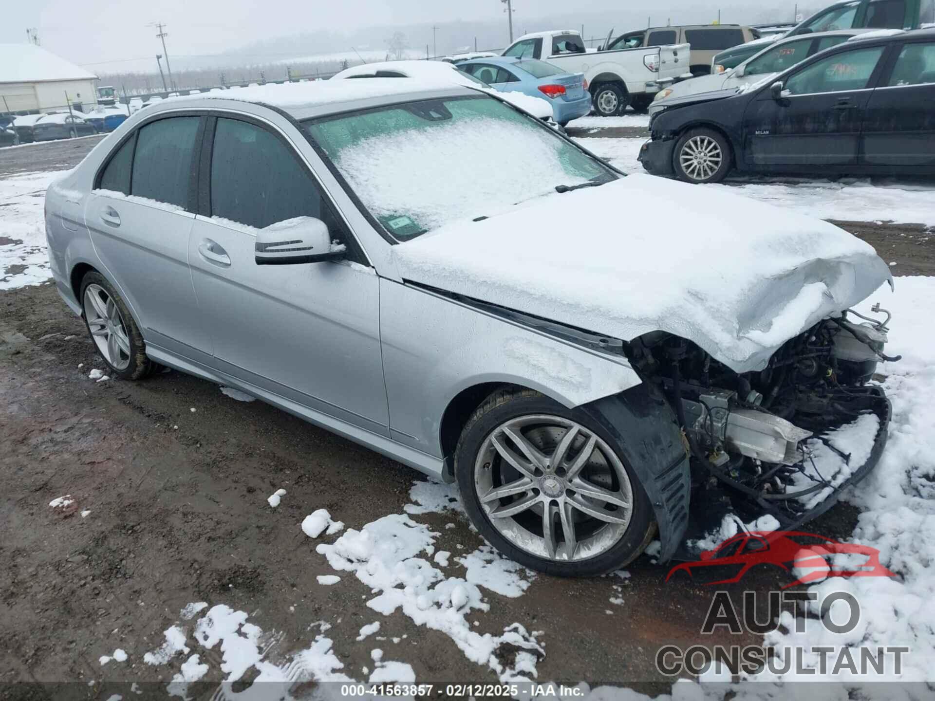 MERCEDES-BENZ C 300 2013 - WDDGF8AB2DR283648