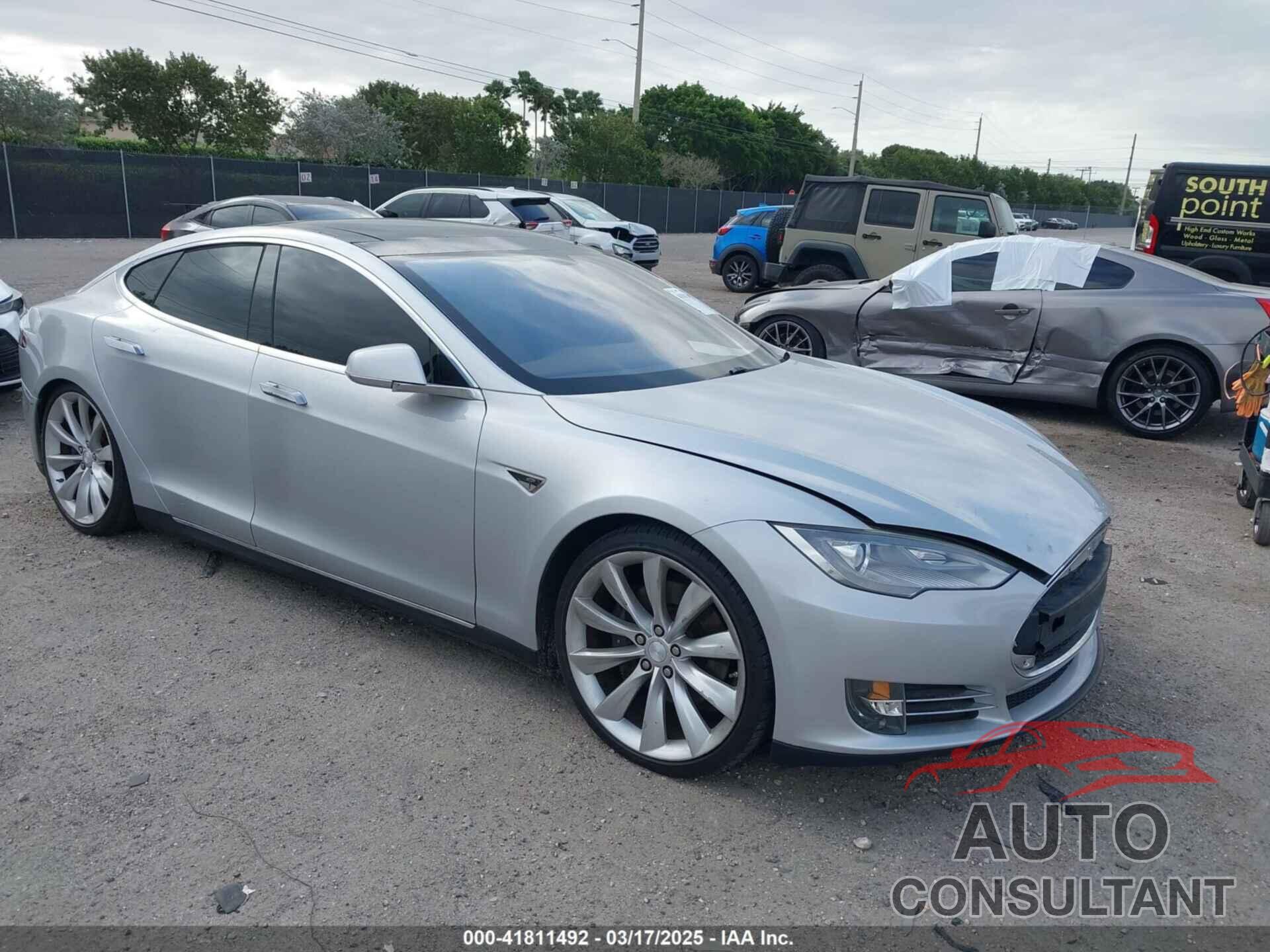 TESLA MODEL S 2013 - 5YJSA1CP2DFP06270