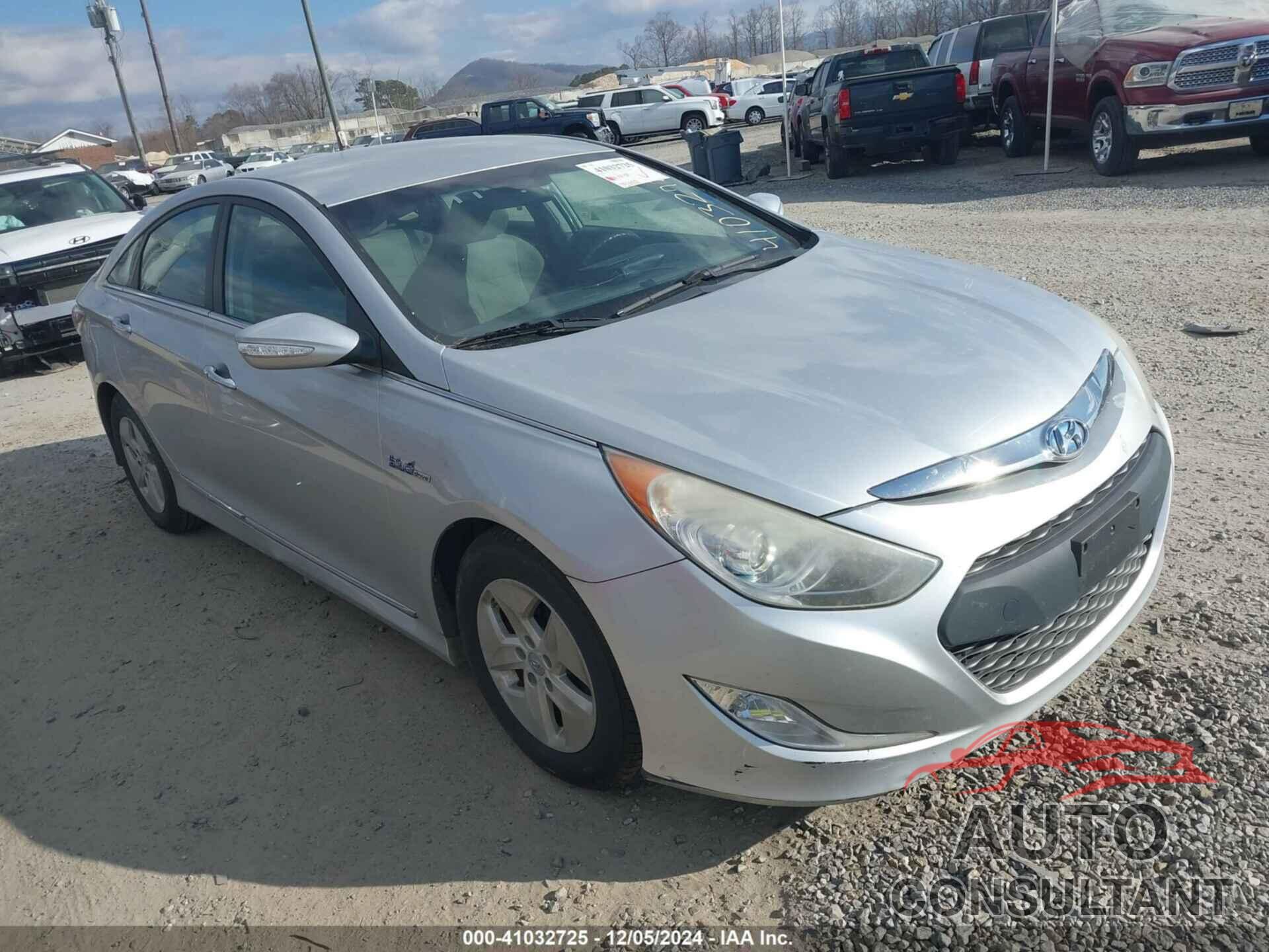 HYUNDAI SONATA HYBRID 2011 - KMHEC4A47BA004271