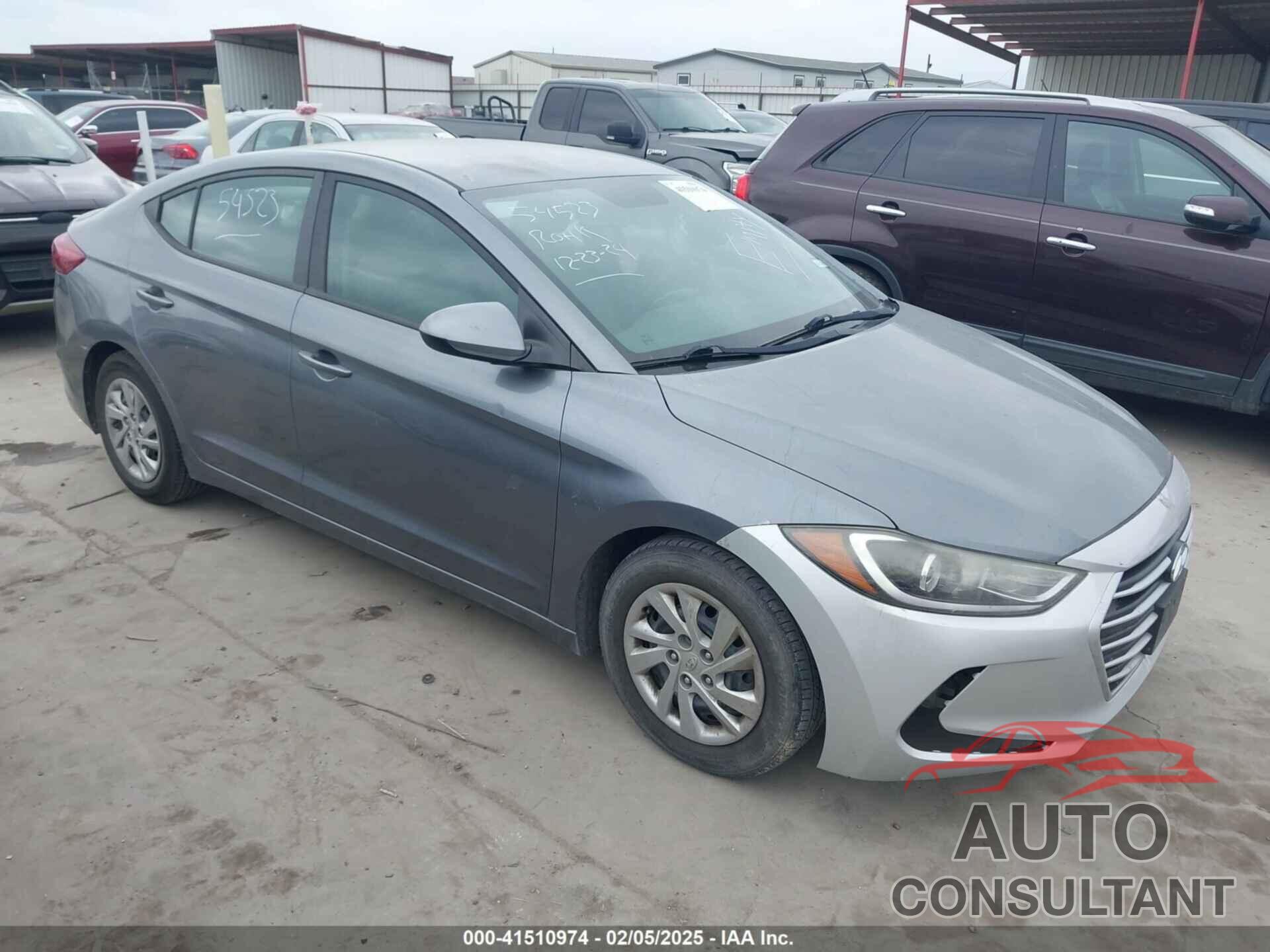 HYUNDAI ELANTRA 2017 - KMHD74LF4HU154523