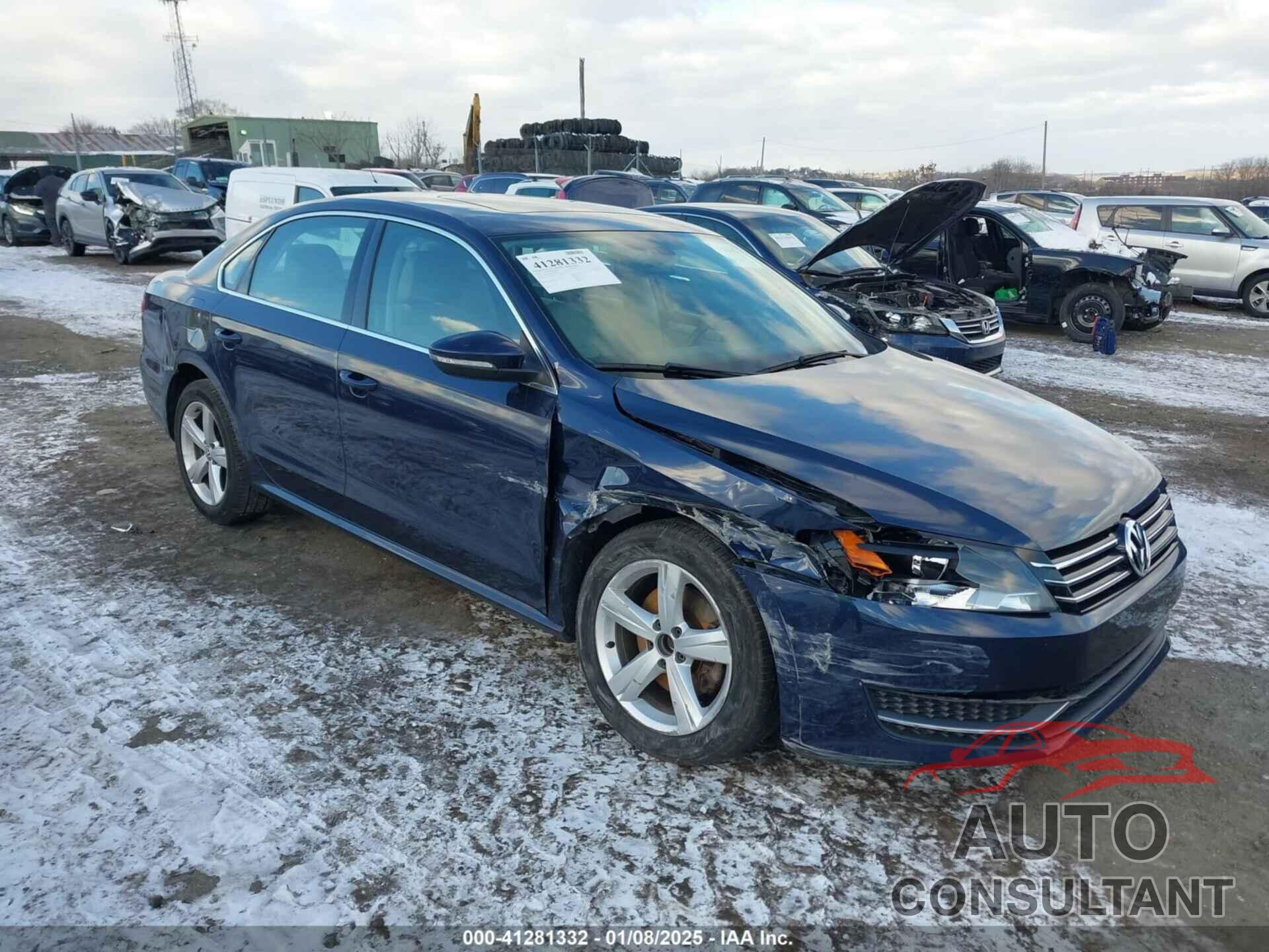 VOLKSWAGEN PASSAT 2012 - 1VWBP7A38CL088124