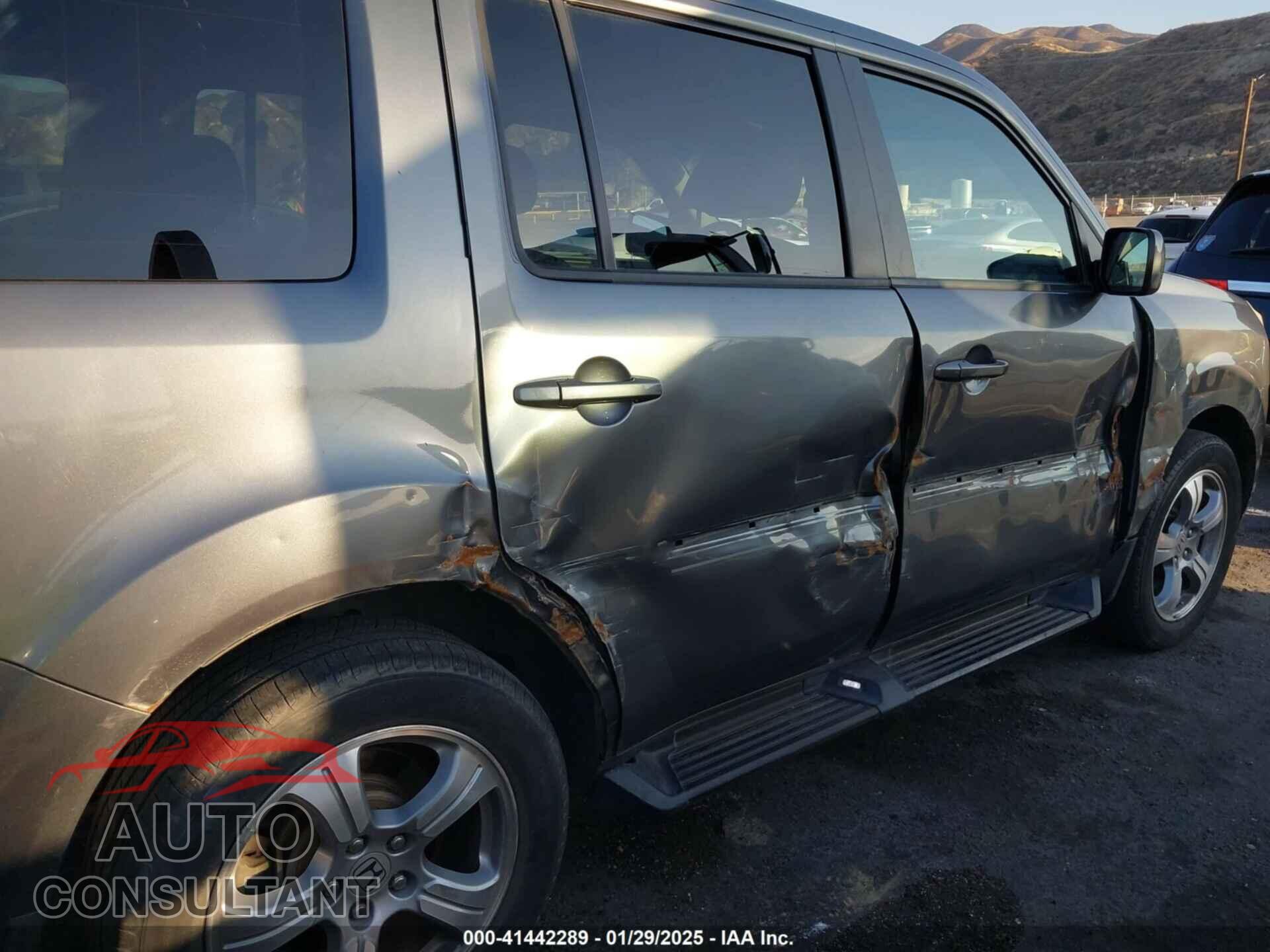 HONDA PILOT 2013 - 5FNYF3H77DB038563