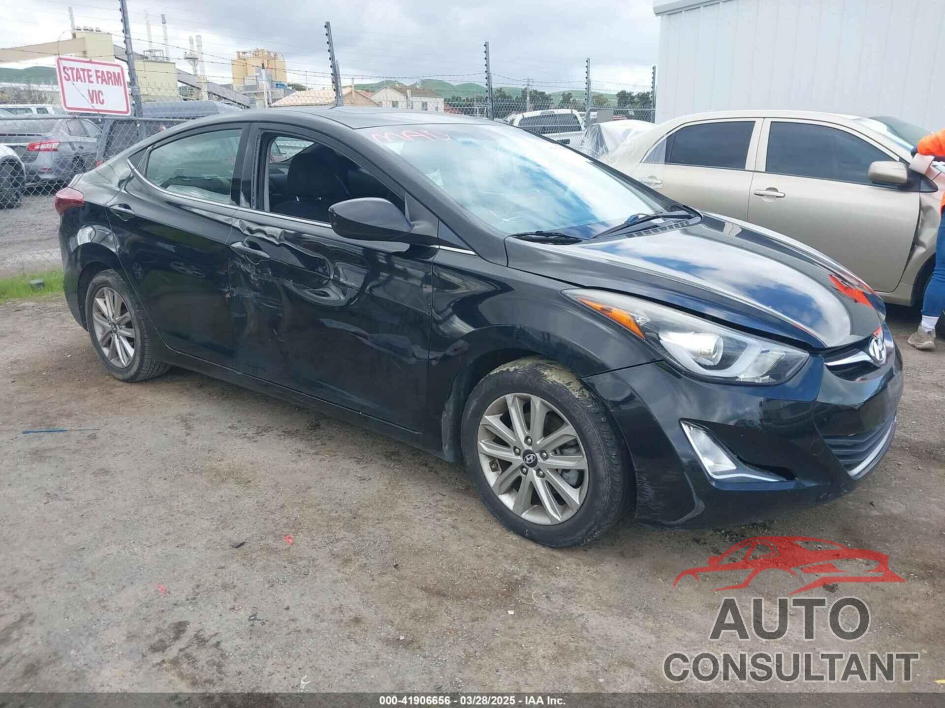 HYUNDAI ELANTRA 2015 - KMHDH4AE8FU299357