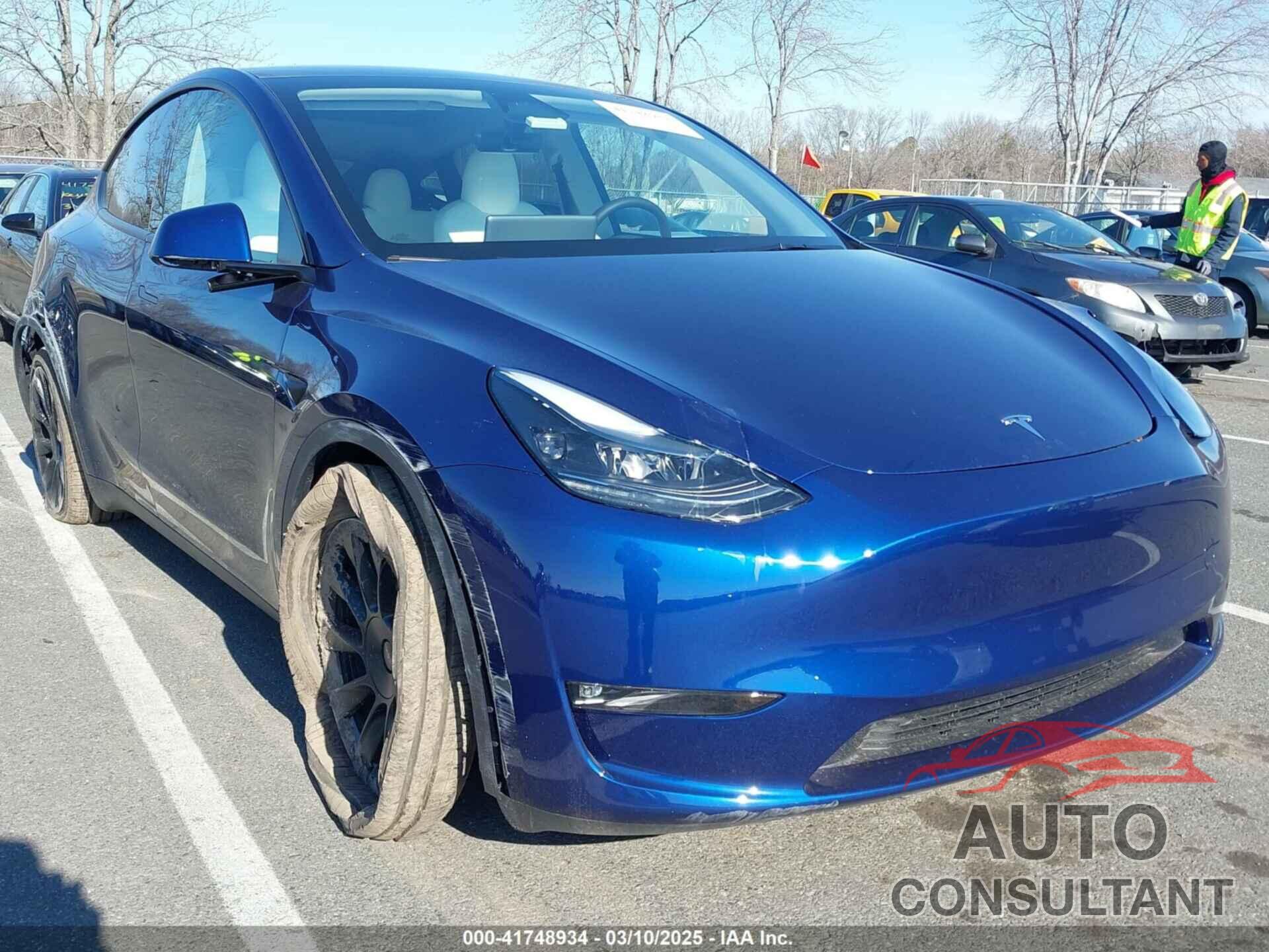TESLA MODEL Y 2025 - 7SAYGDEE0SF292850
