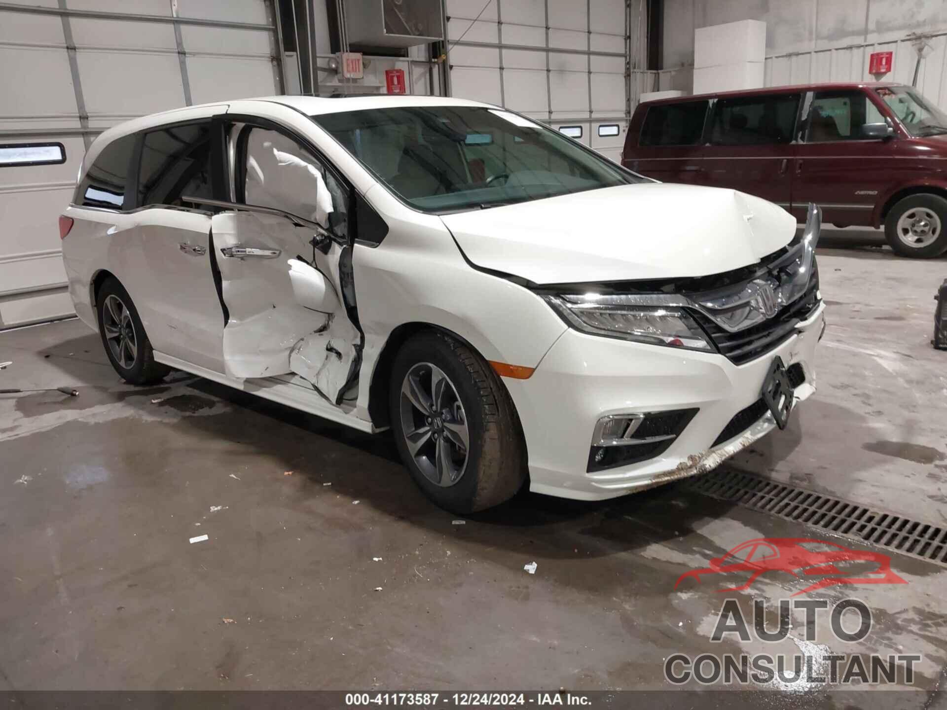 HONDA ODYSSEY 2019 - 5FNRL6H83KB051363