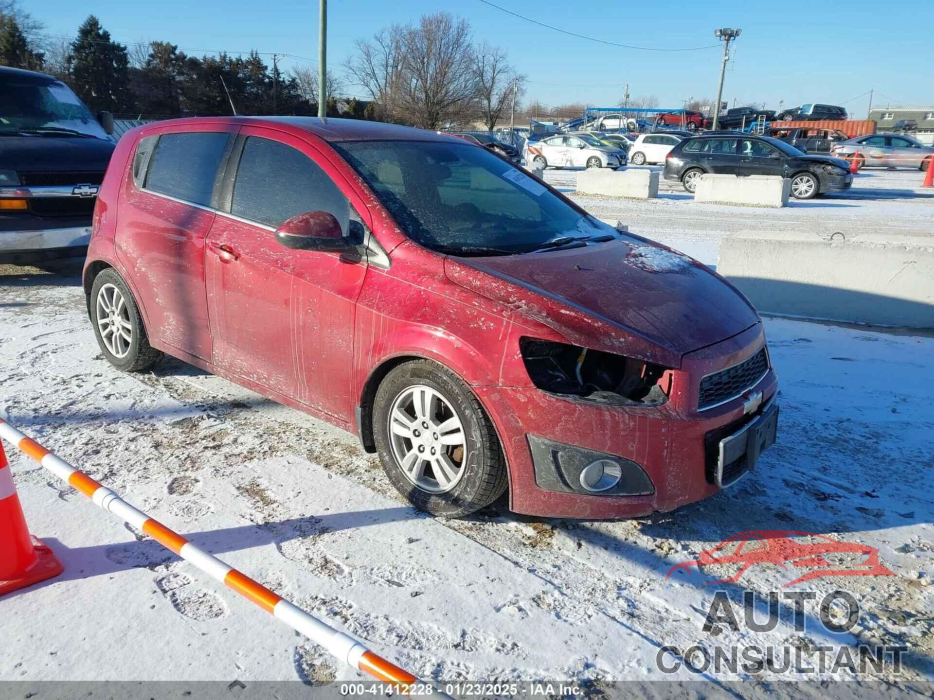 CHEVROLET SONIC 2012 - 1G1JC6SH2C4149579