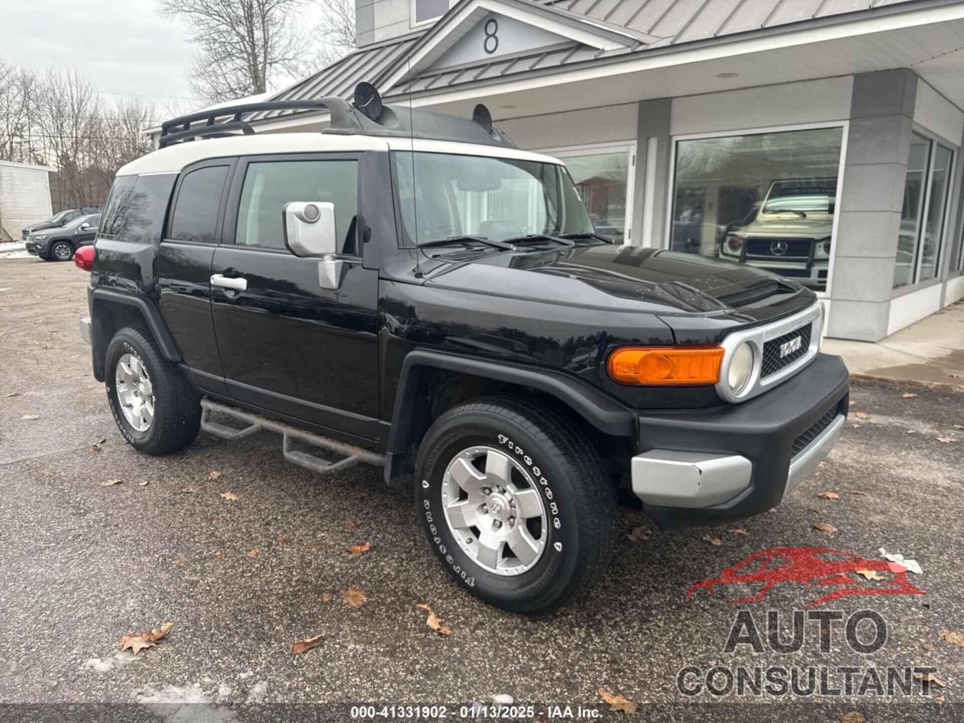 TOYOTA FJ CRUISER 2010 - JTEBU4BF7AK090884