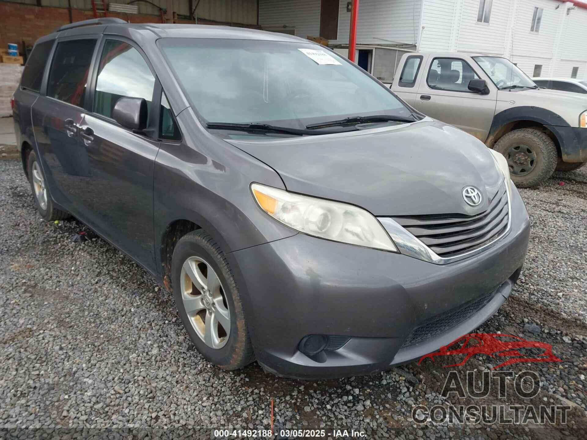 TOYOTA SIENNA 2015 - 5TDKK3DC1FS529634