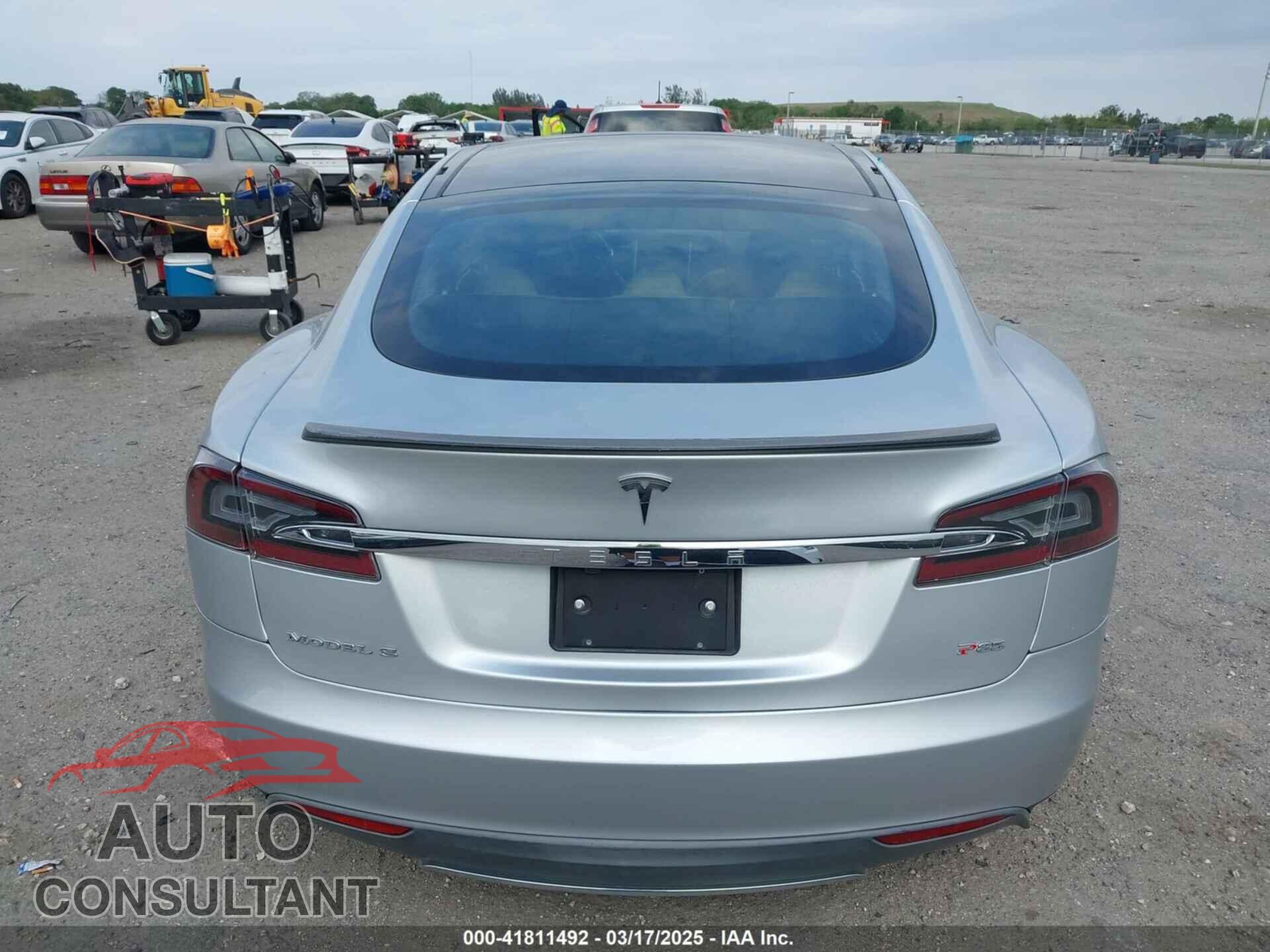 TESLA MODEL S 2013 - 5YJSA1CP2DFP06270