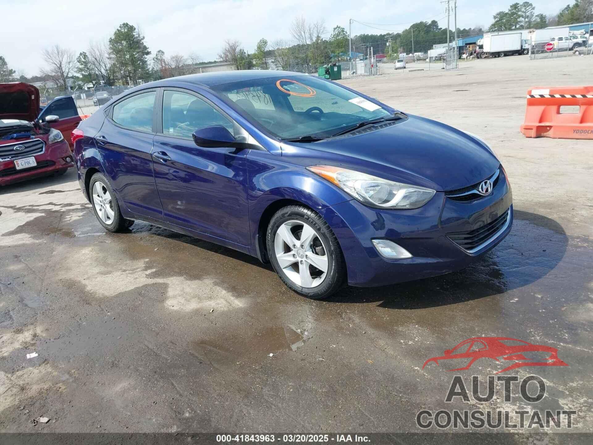 HYUNDAI ELANTRA 2013 - 5NPDH4AE4DH404441