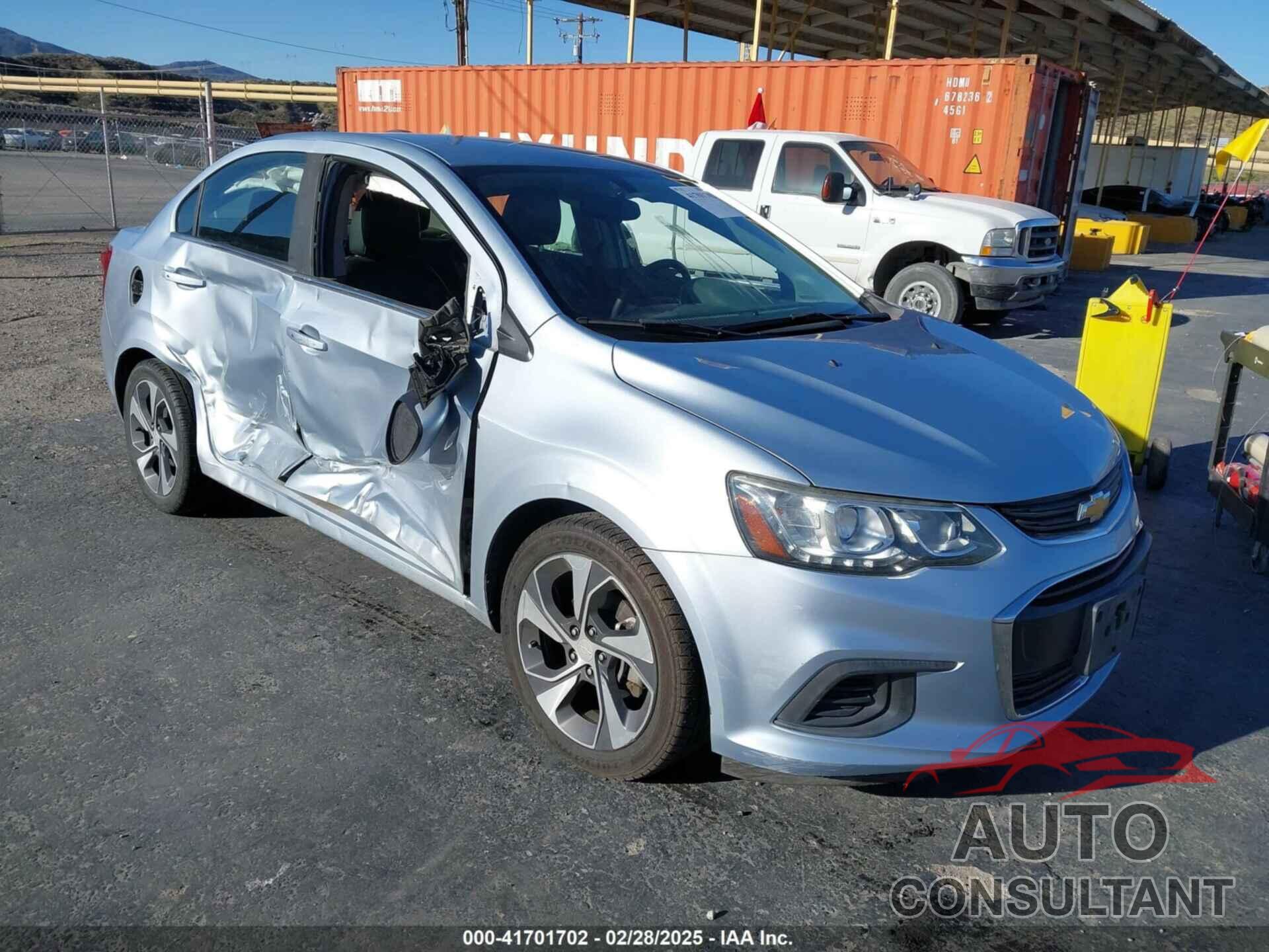 CHEVROLET SONIC 2018 - 1G1JF5SB1J4136252