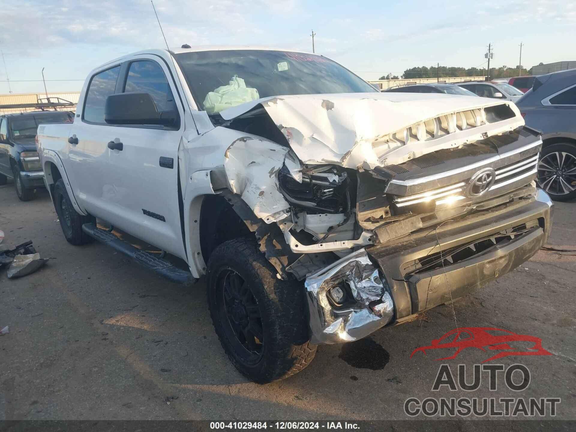 TOYOTA TUNDRA 2017 - 5TFDW5F17HX636592