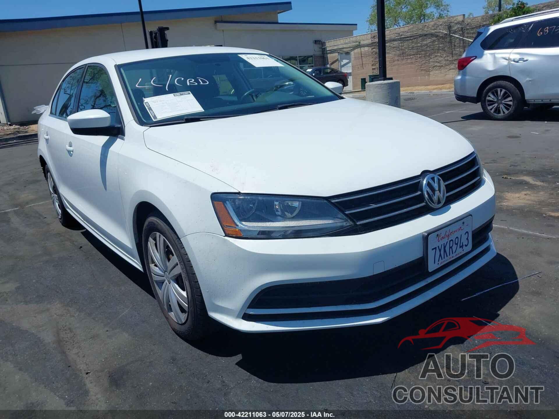 VOLKSWAGEN JETTA 2017 - 3VW2B7AJ8HM319123