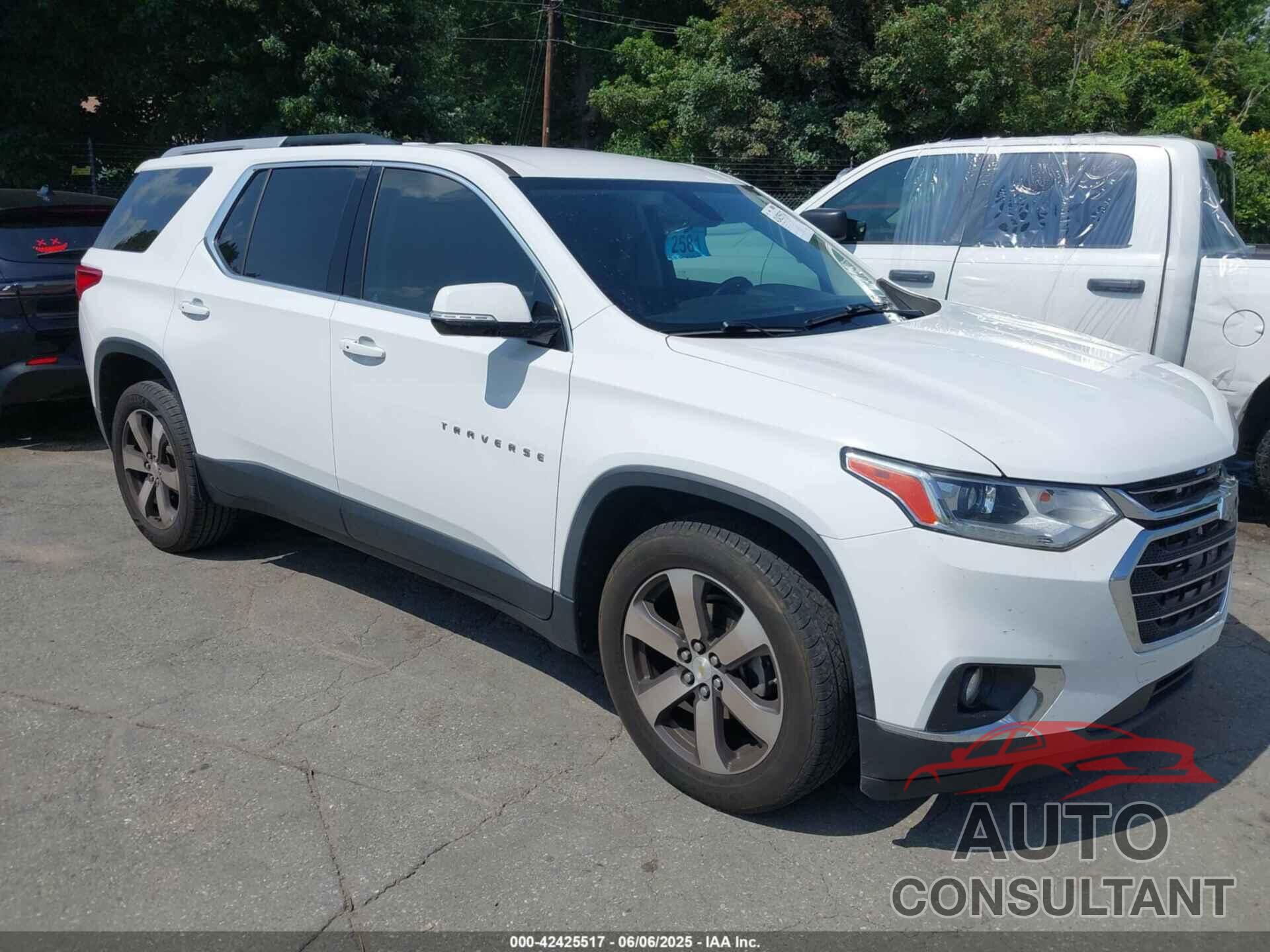 CHEVROLET TRAVERSE 2018 - 1GNERHKW0JJ157834
