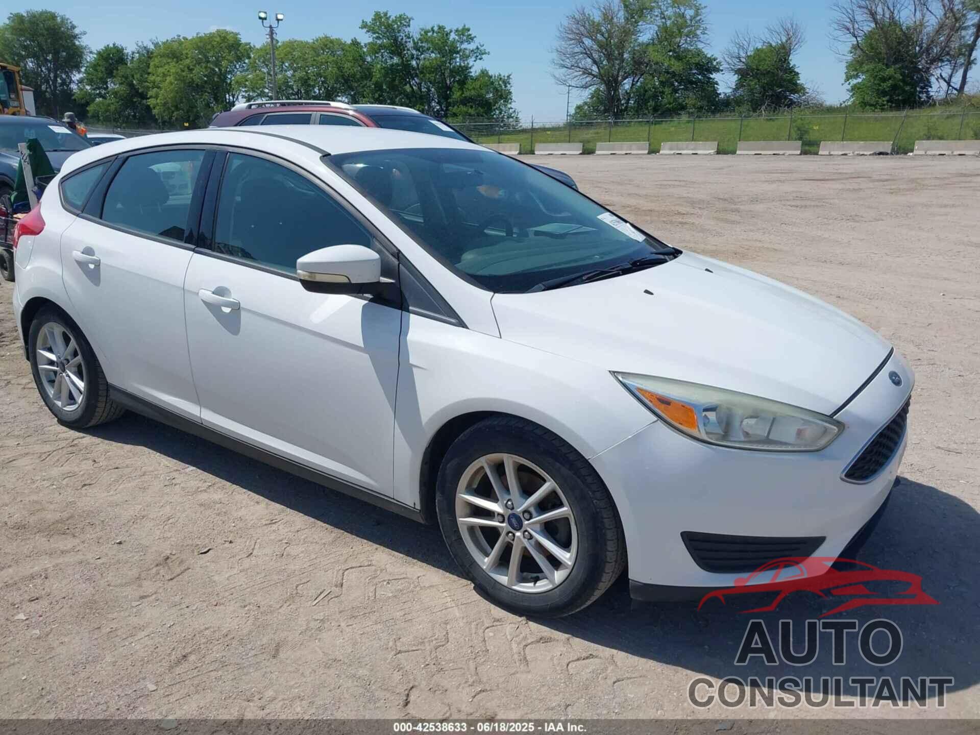 FORD FOCUS 2015 - 1FADP3K26FL261708