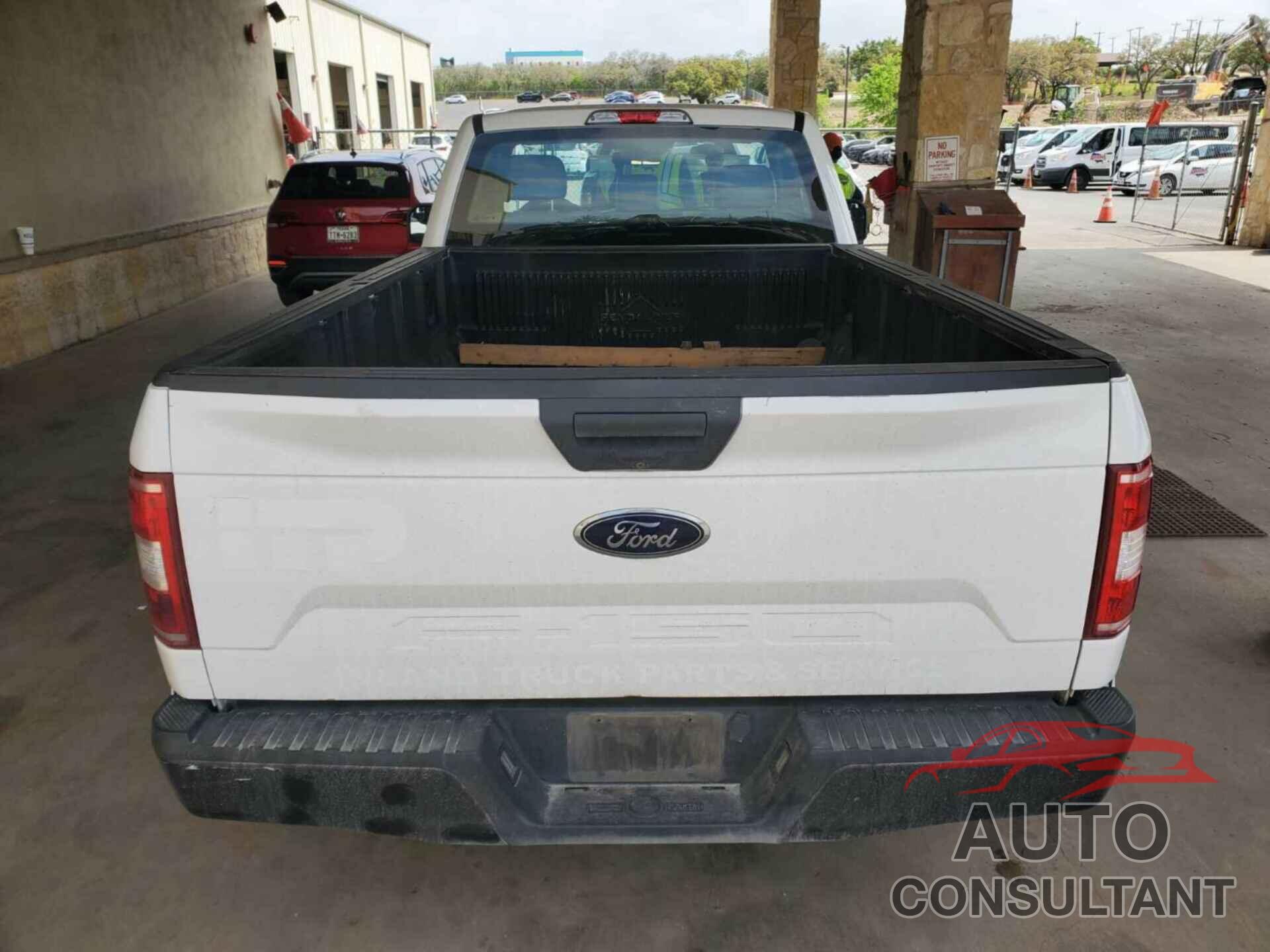 FORD F150 2018 - 1FTMF1C56JKF17774