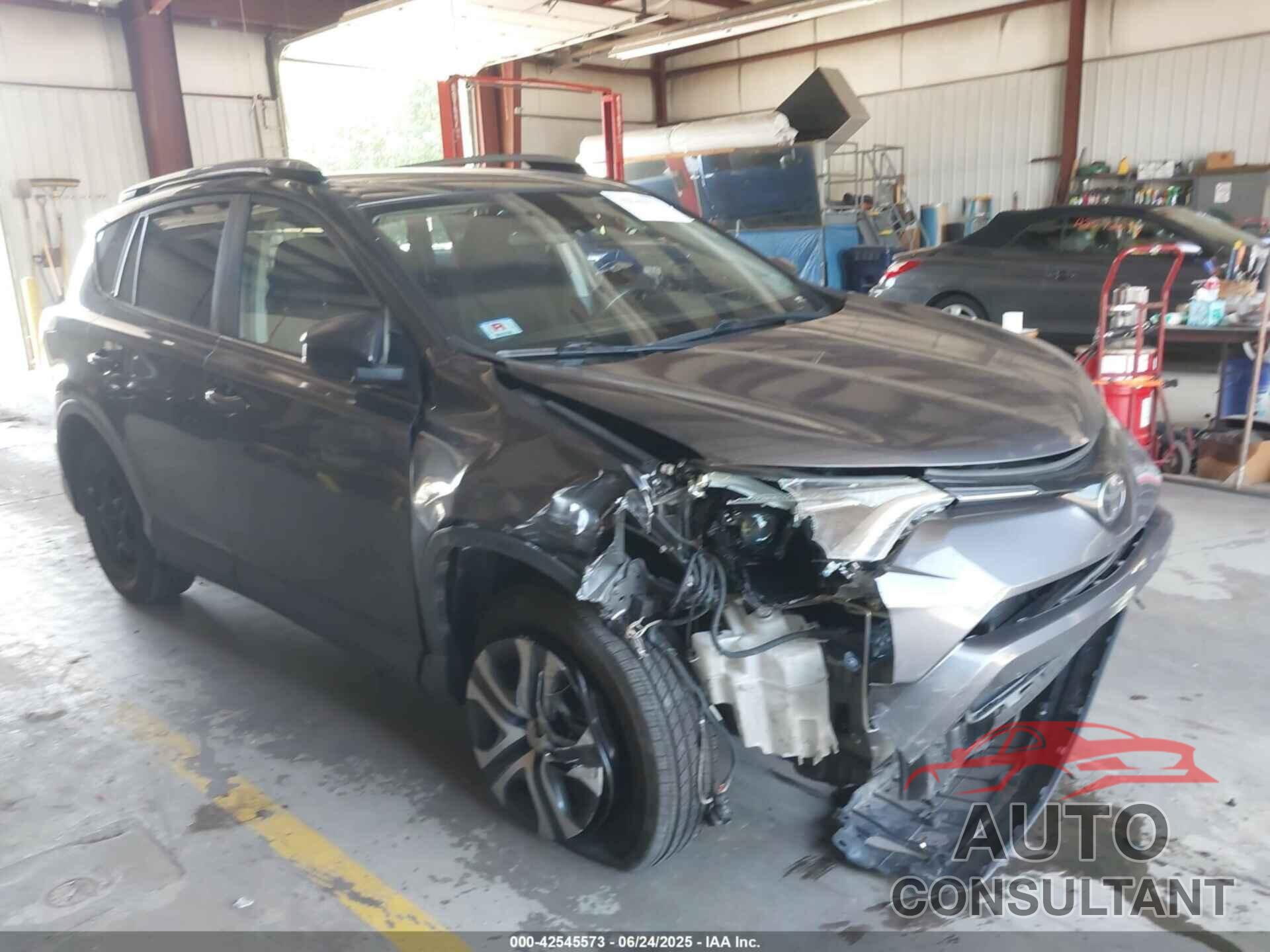 TOYOTA RAV4 2017 - JTMBFREV5HJ110595