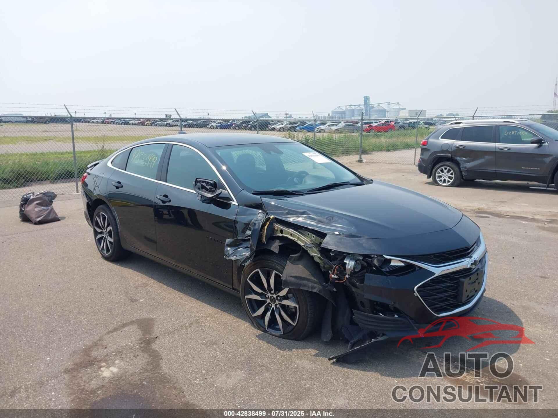 CHEVROLET MALIBU 2022 - 1G1ZG5ST3NF102638