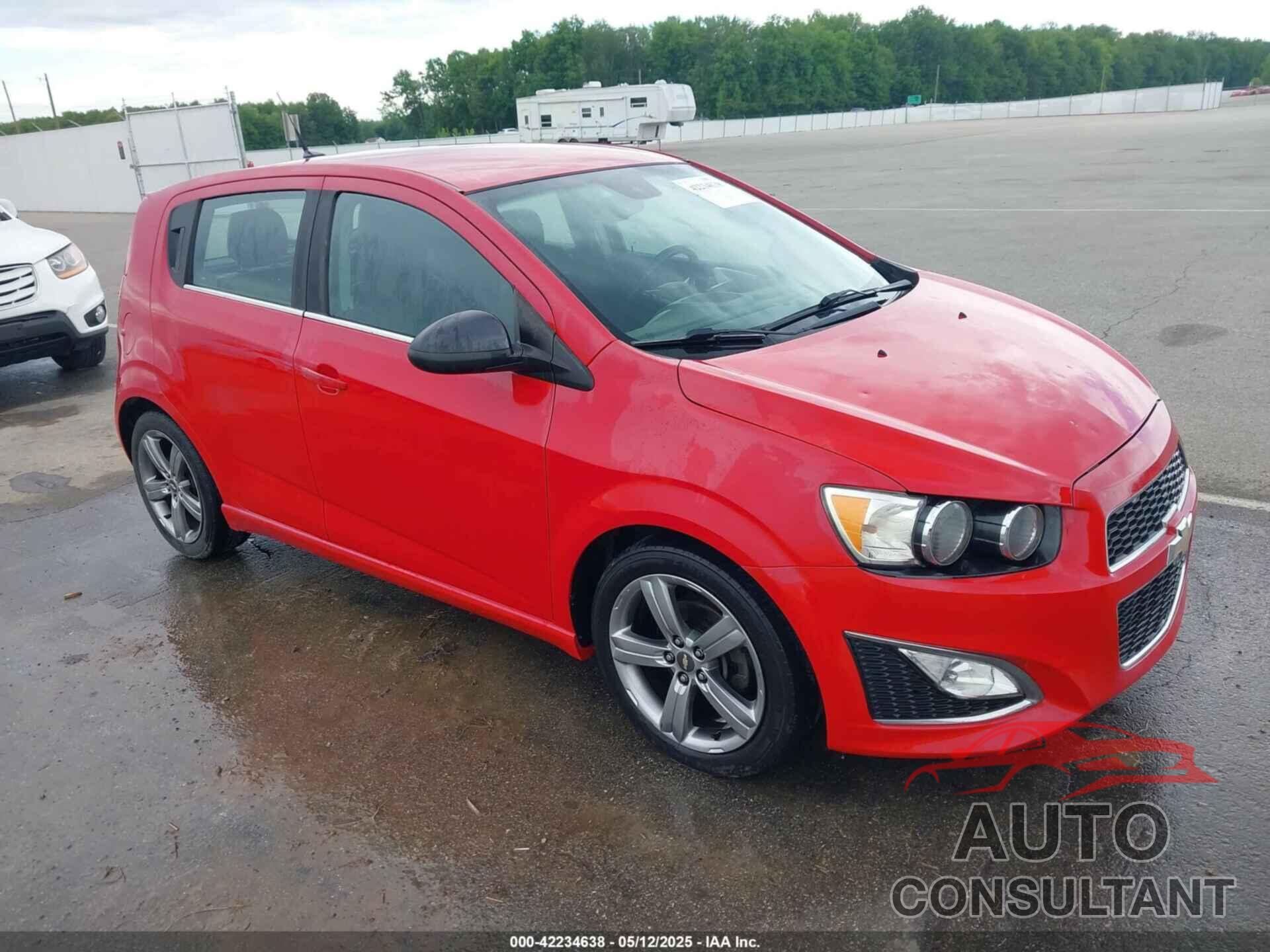 CHEVROLET SONIC 2013 - 1G1JH6SB5D4158355